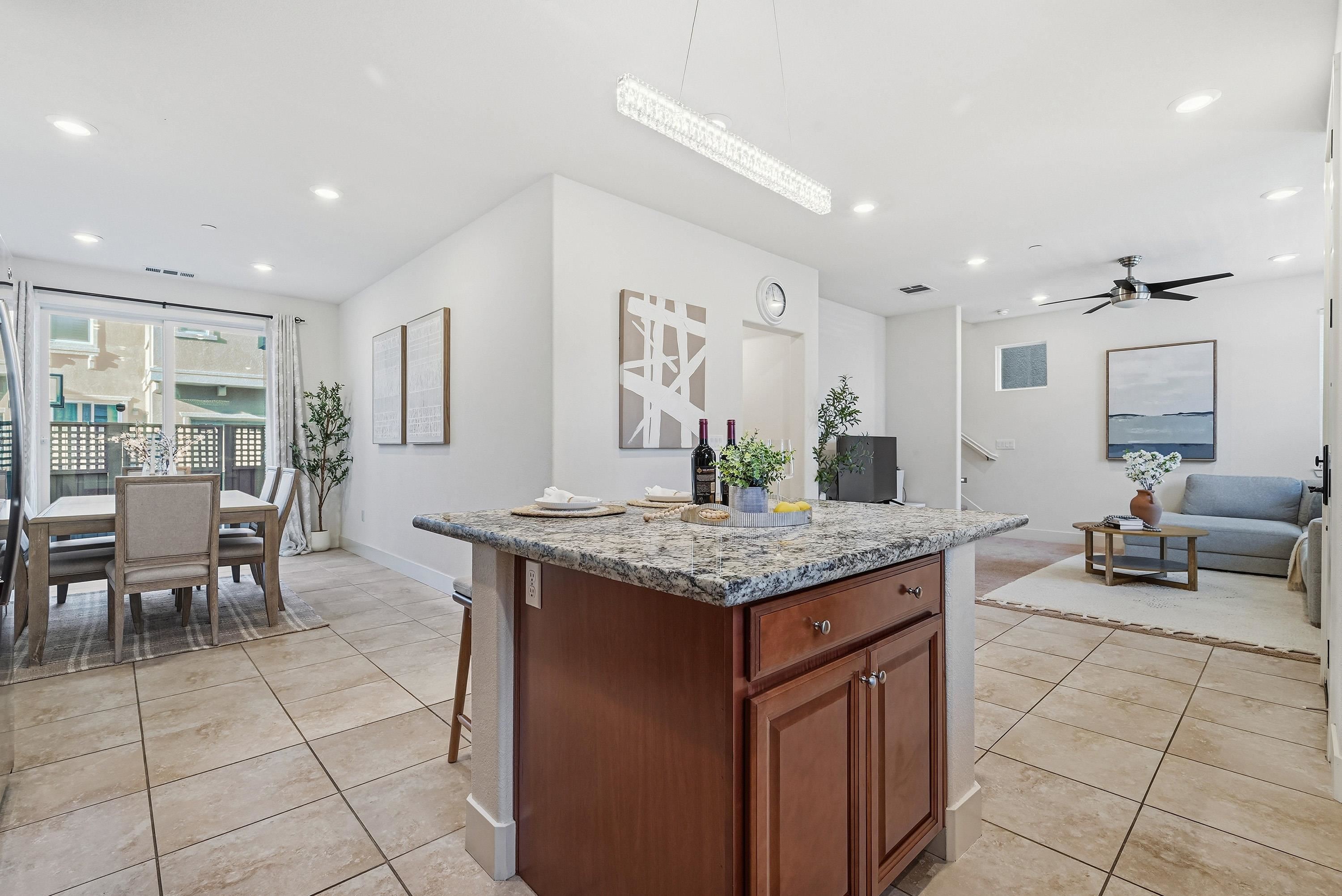 Detail Gallery Image 10 of 38 For 2933 Stringham Way, Dublin,  CA 94568 - 4 Beds | 2/1 Baths