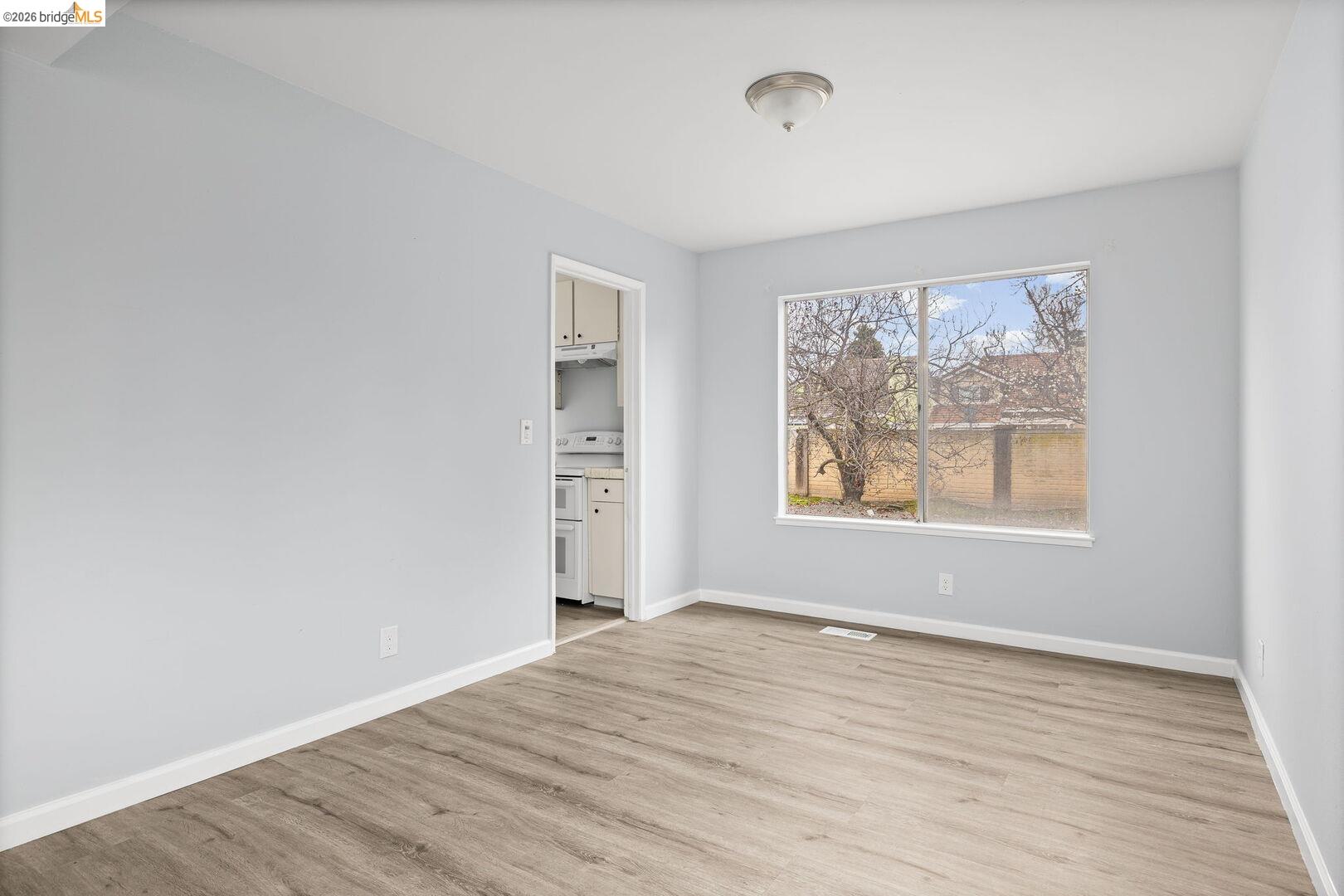 Detail Gallery Image 6 of 44 For 36957 Reynolds Dr, Fremont,  CA 94536 - 4 Beds | 2/1 Baths