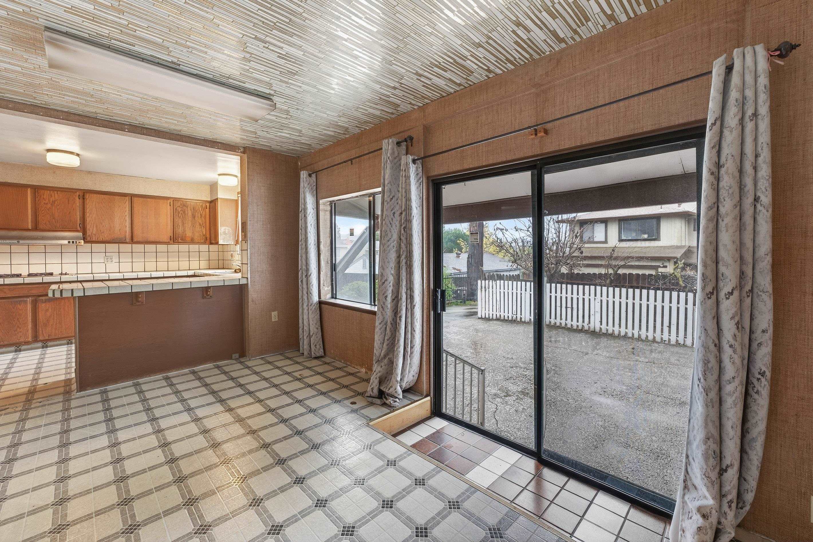 Detail Gallery Image 16 of 39 For 4513 Heyer Ave, Castro Valley,  CA 94546 - 3 Beds | 3 Baths