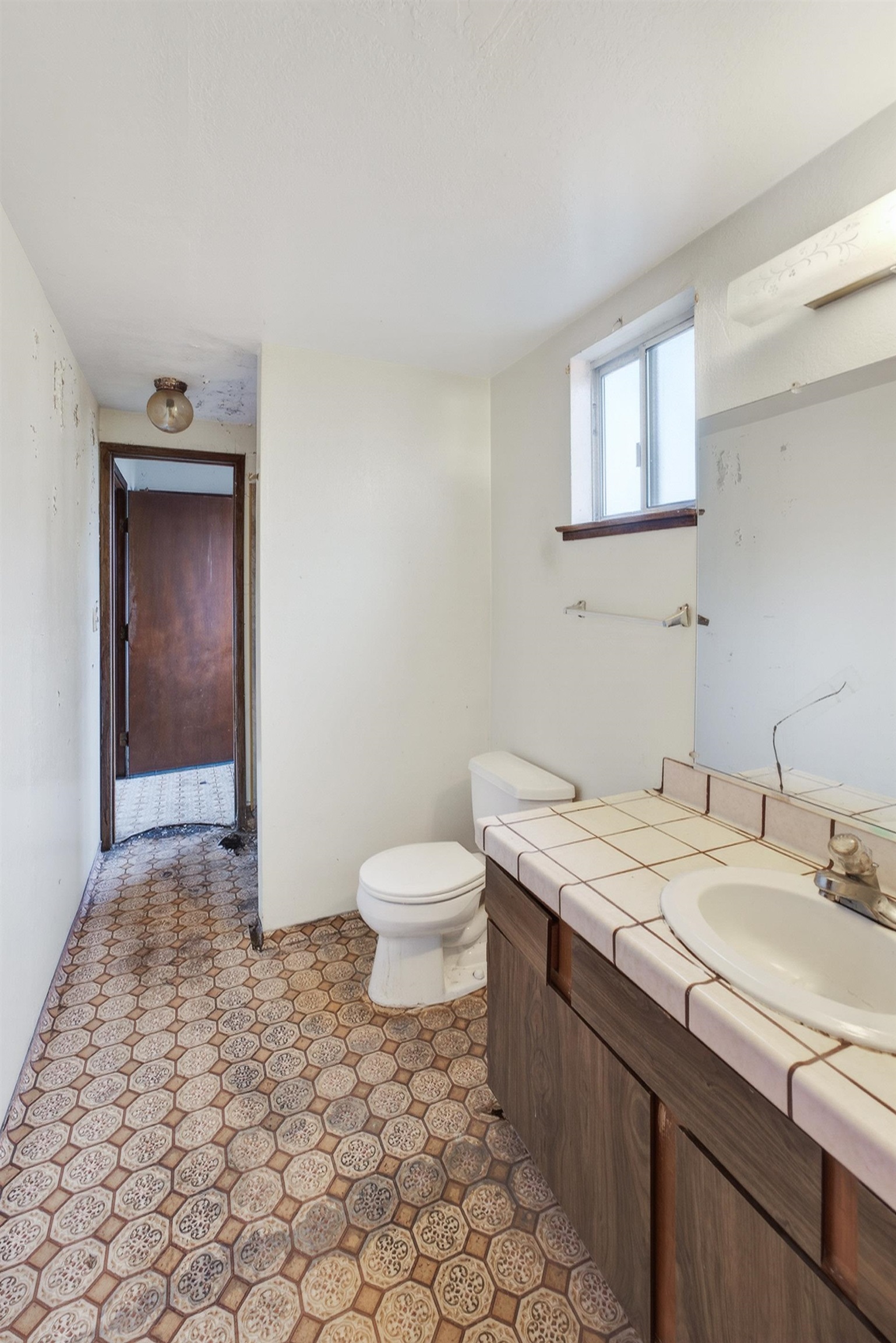 Detail Gallery Image 27 of 39 For 4513 Heyer Ave, Castro Valley,  CA 94546 - 3 Beds | 3 Baths