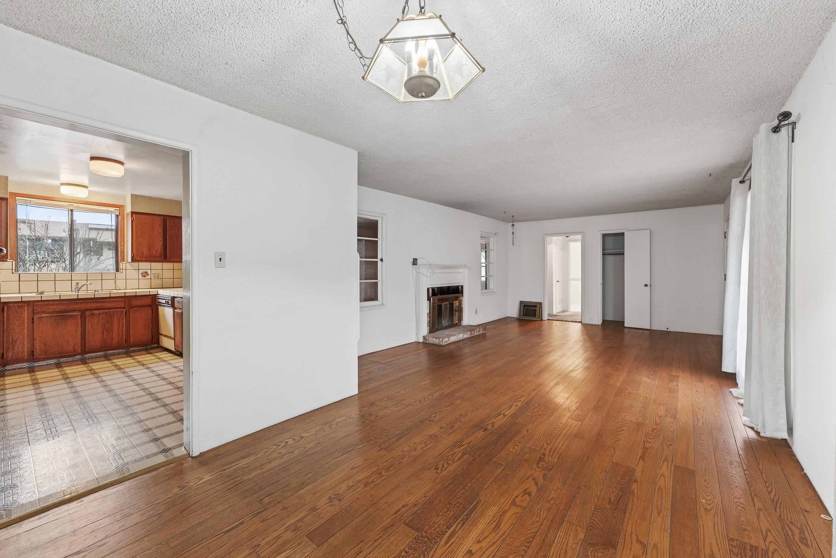 Detail Gallery Image 7 of 39 For 4513 Heyer Ave, Castro Valley,  CA 94546 - 3 Beds | 3 Baths