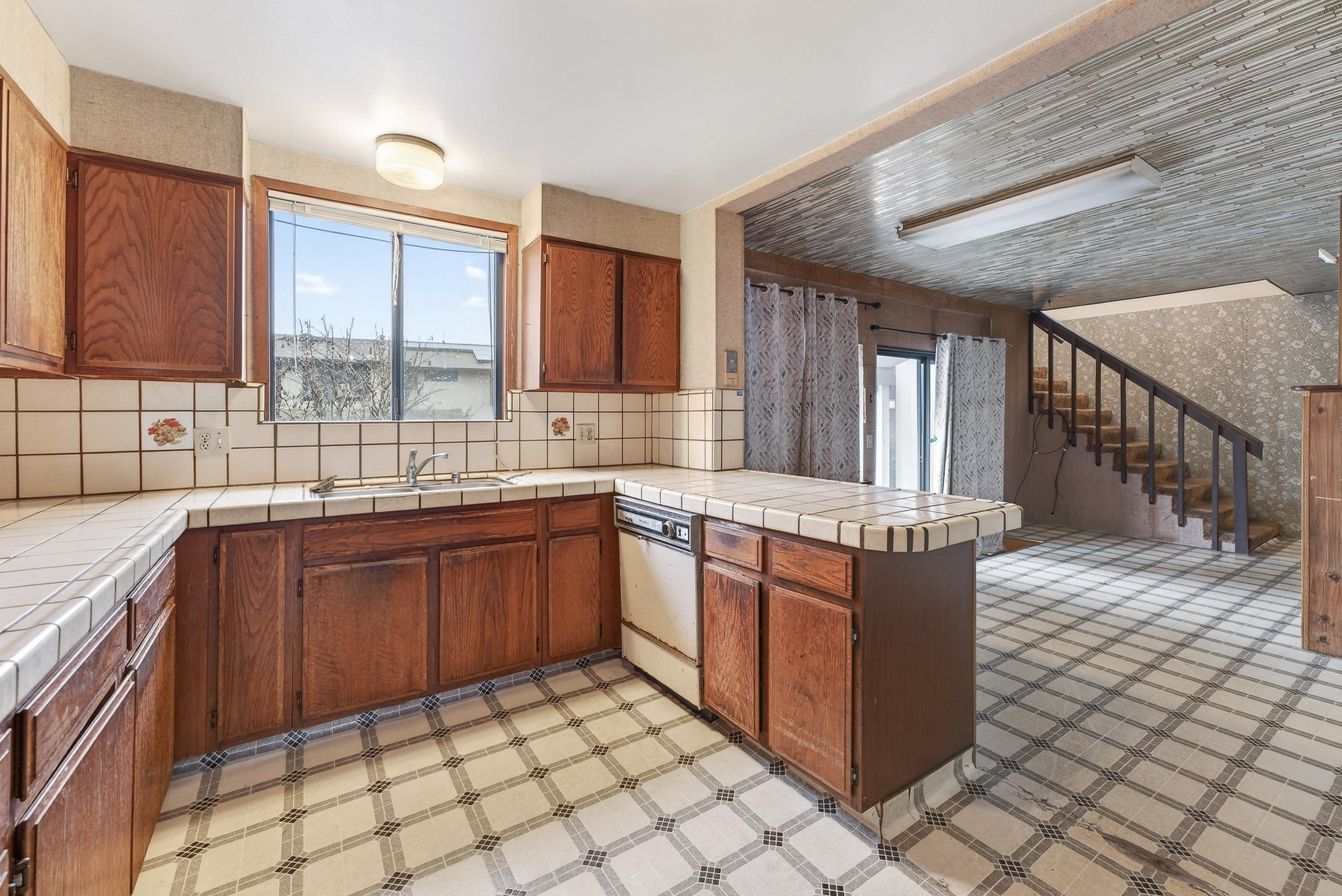 Detail Gallery Image 10 of 39 For 4513 Heyer Ave, Castro Valley,  CA 94546 - 3 Beds | 3 Baths