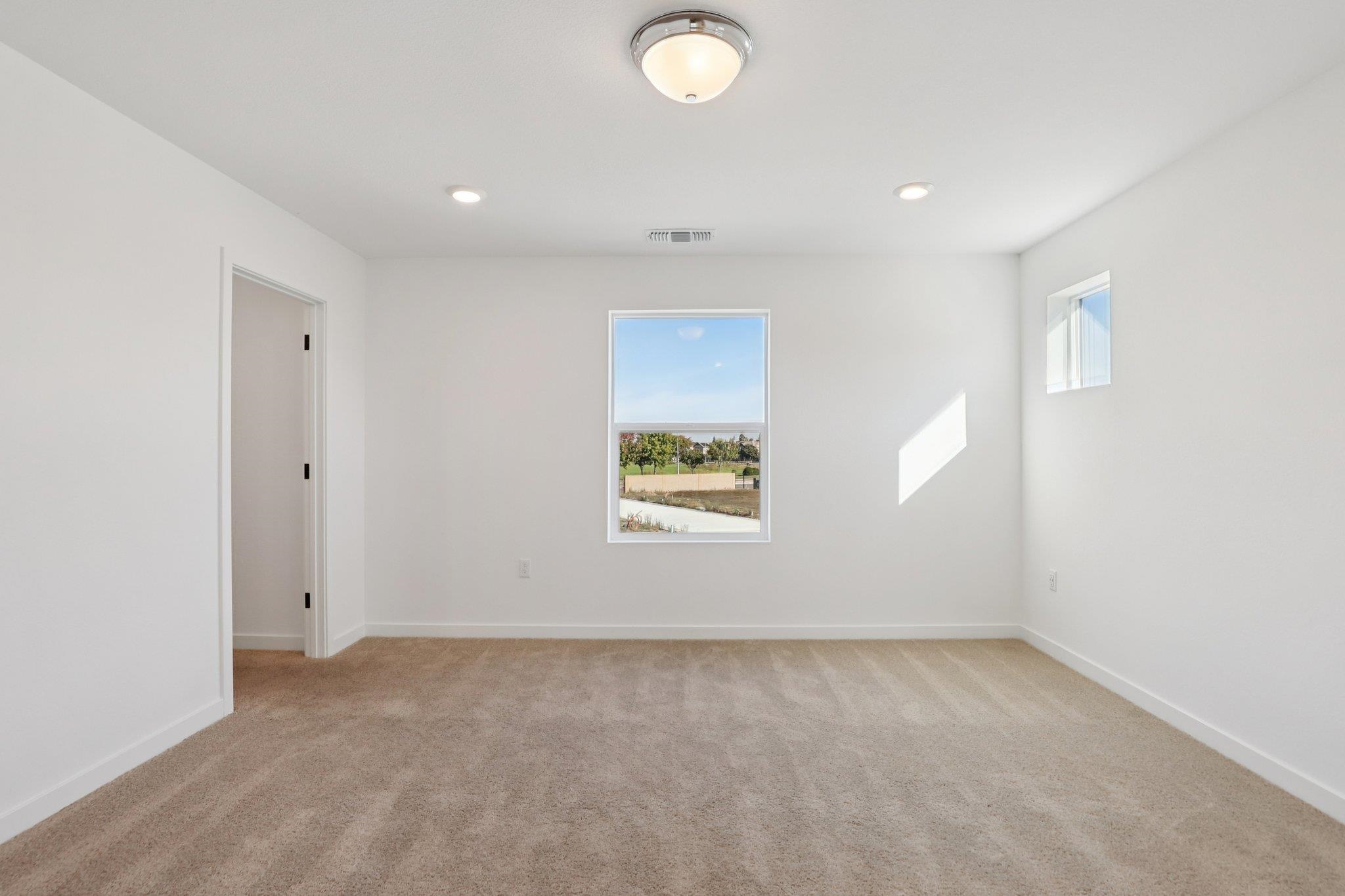 Detail Gallery Image 24 of 30 For 872 Pecan Tree Ln, Galt,  CA 95632 - 3 Beds | 2/1 Baths