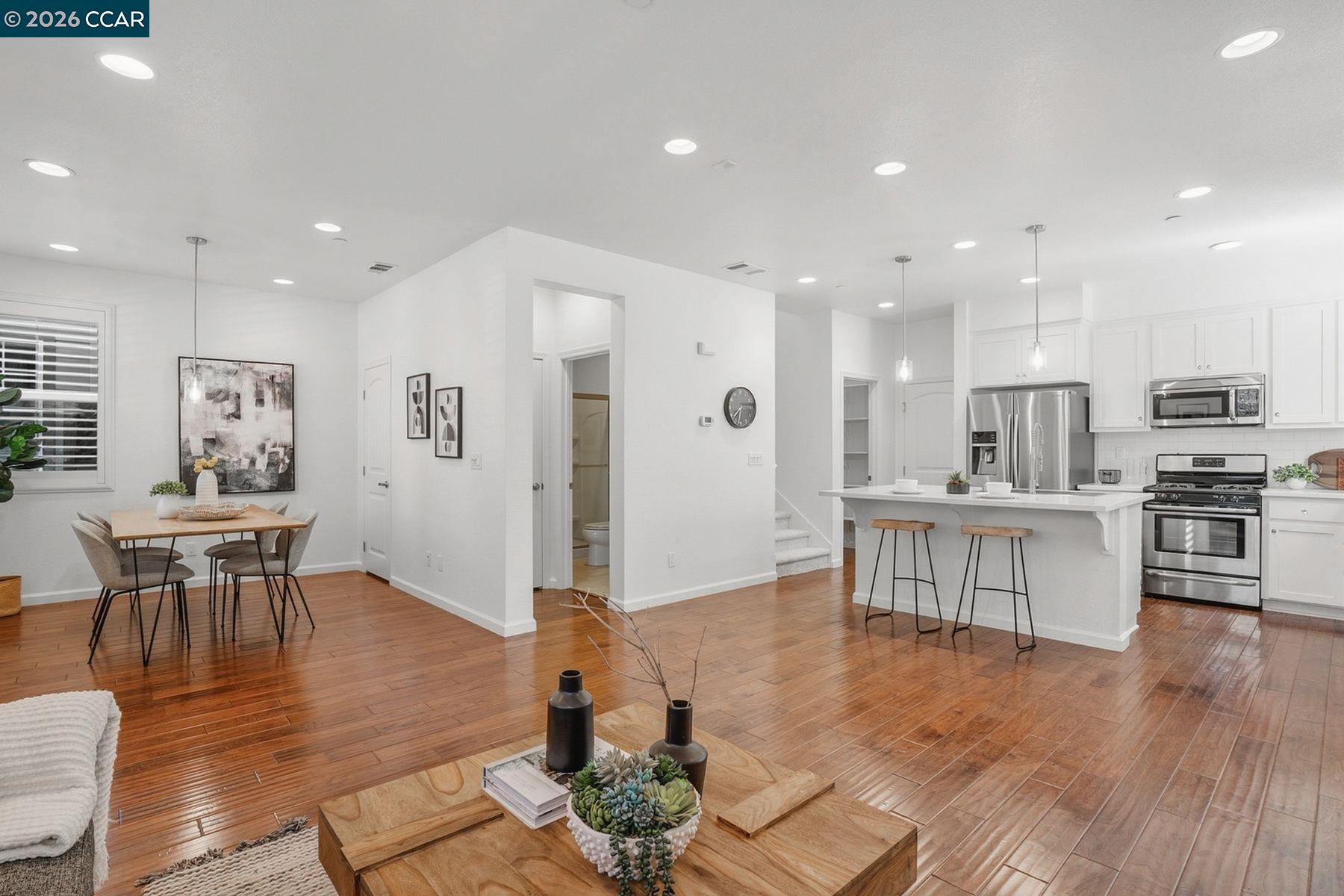 Detail Gallery Image 11 of 59 For 22640 Filbert St, Hayward,  CA 94541 - 4 Beds | 3 Baths