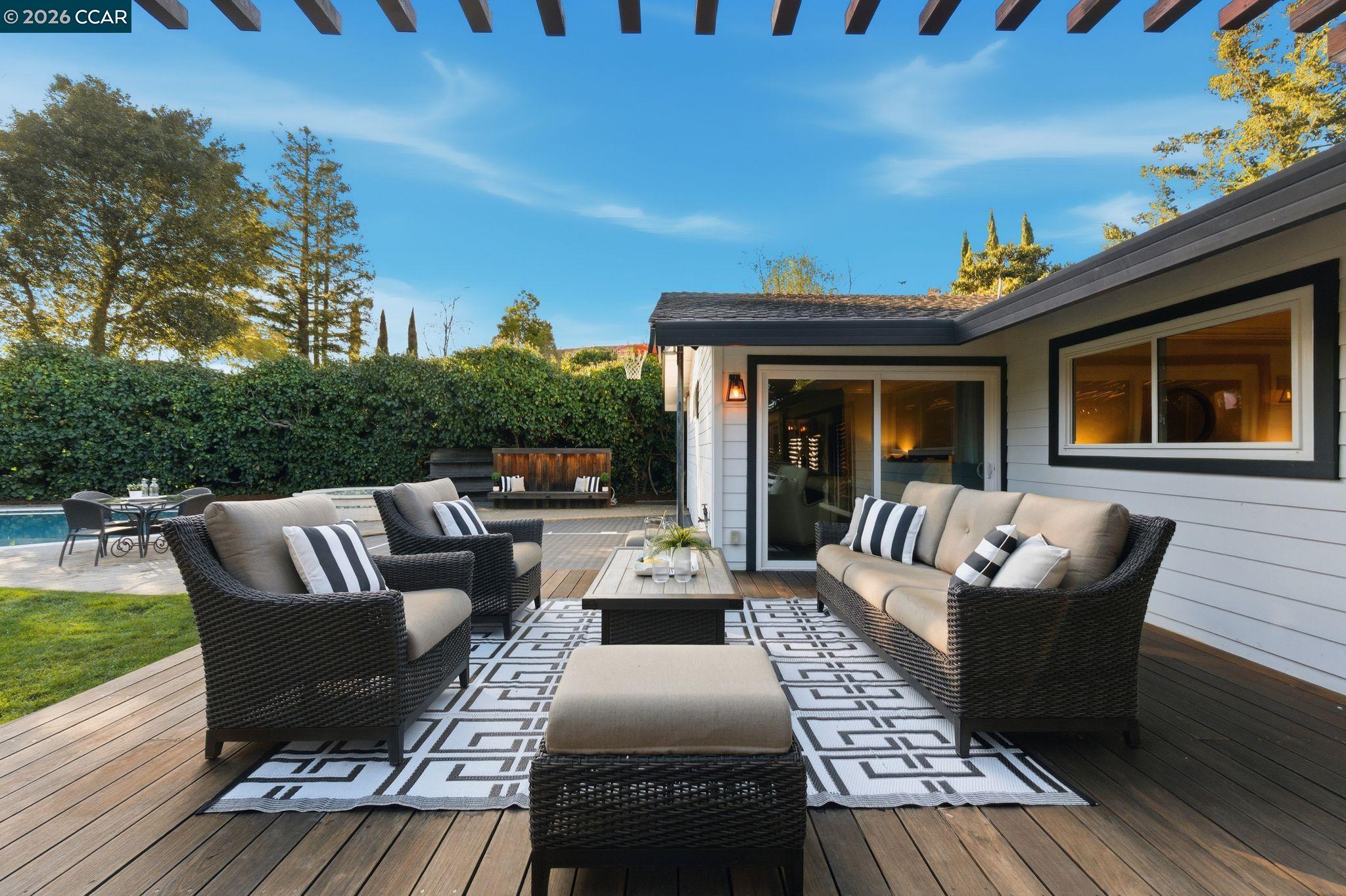 Detail Gallery Image 13 of 41 For 314 Draeger Dr, Moraga,  CA 94556 - 5 Beds | 3/1 Baths