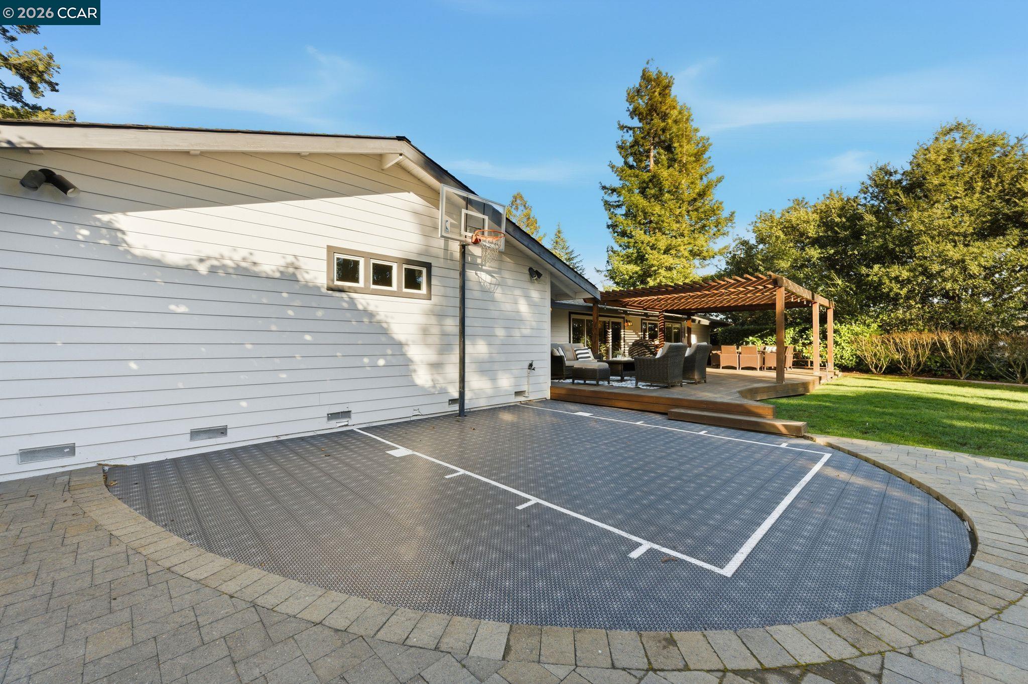 Detail Gallery Image 36 of 41 For 314 Draeger Dr, Moraga,  CA 94556 - 5 Beds | 3/1 Baths