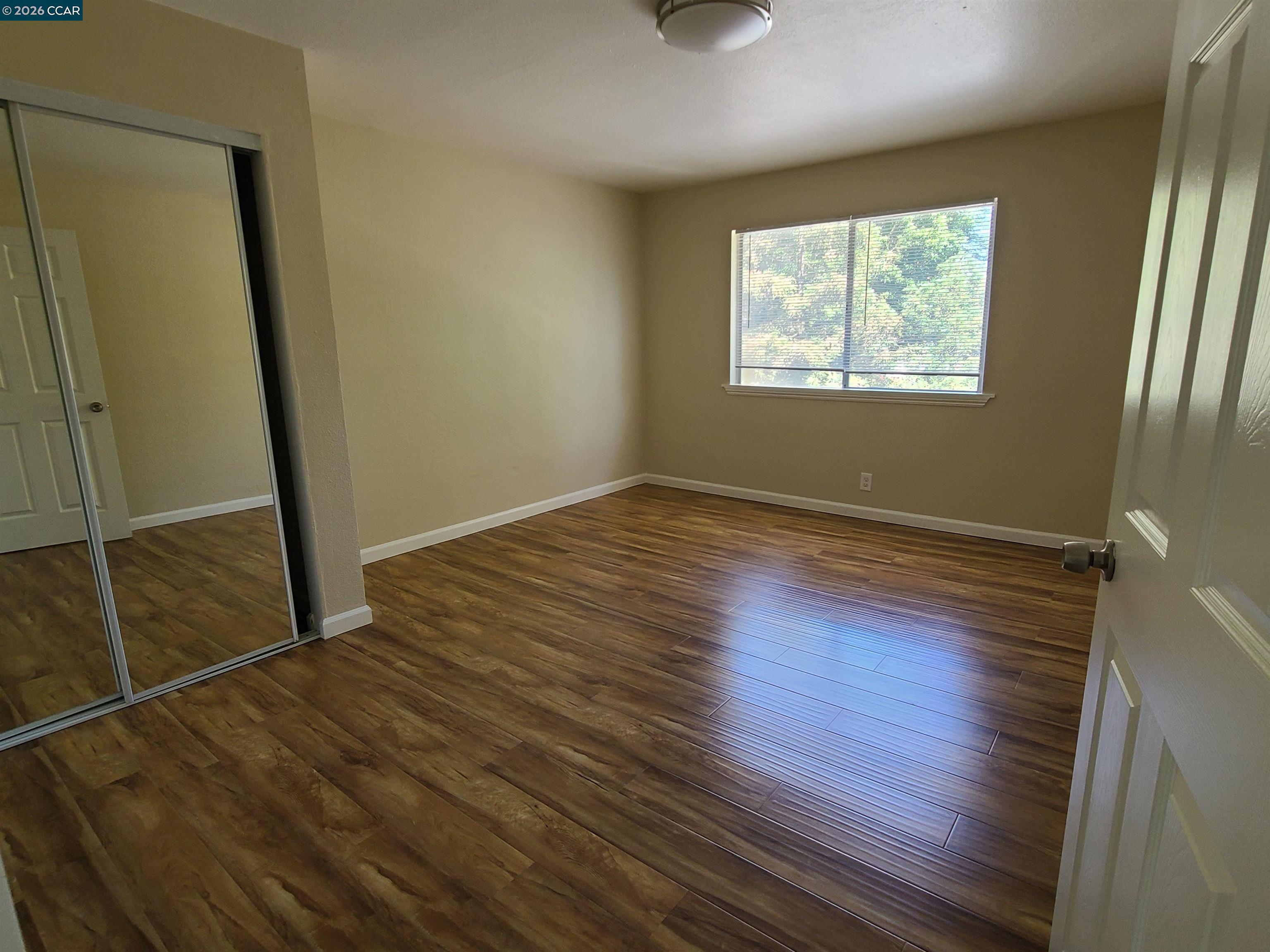 Detail Gallery Image 2 of 6 For 1906 Queens Road #8, Concord,  CA 94519 - 3 Beds | 2 Baths