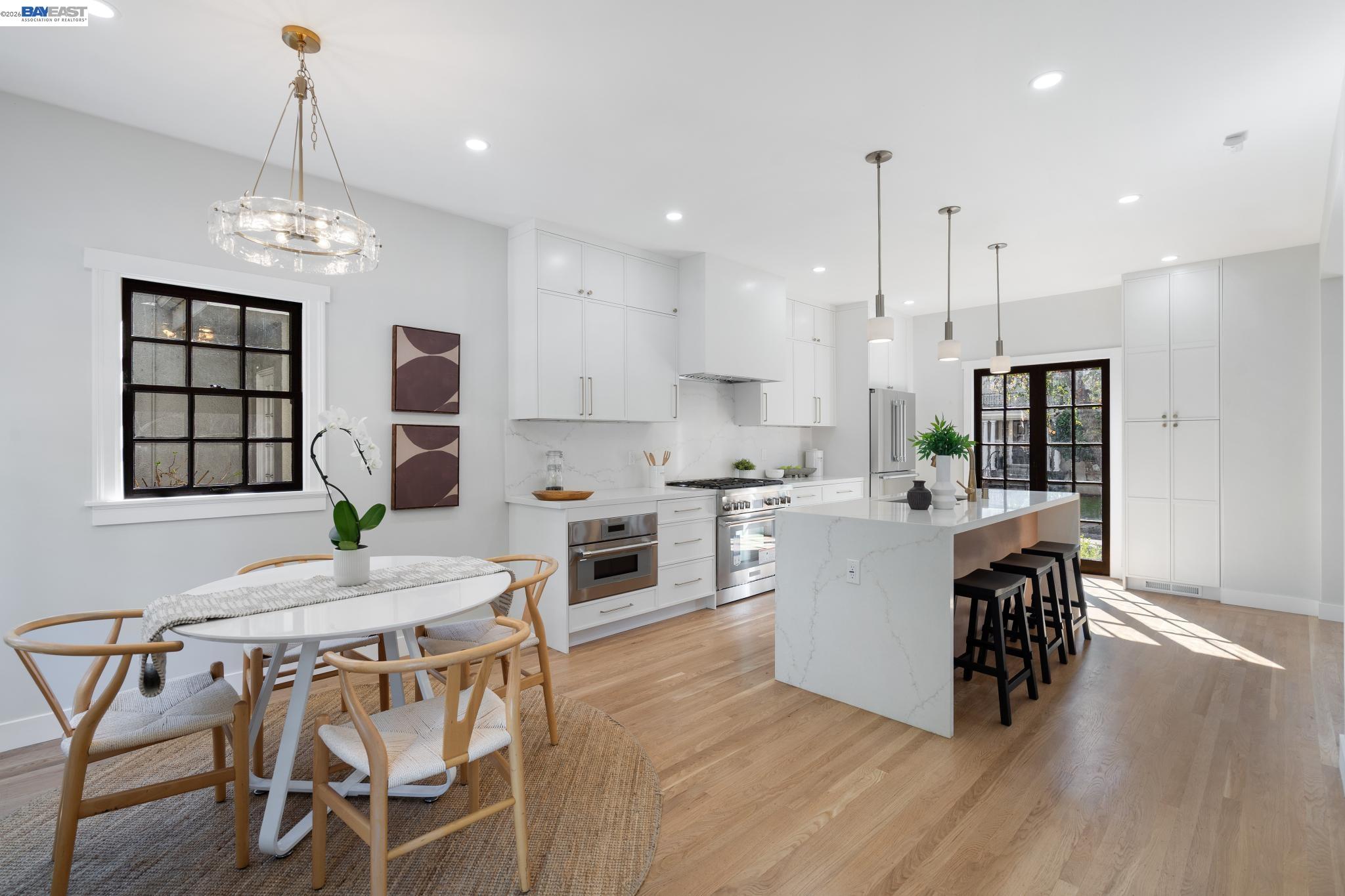 Detail Gallery Image 15 of 45 For 800 Trestle Glen Rd, Oakland,  CA 94610 - 3 Beds | 2/1 Baths