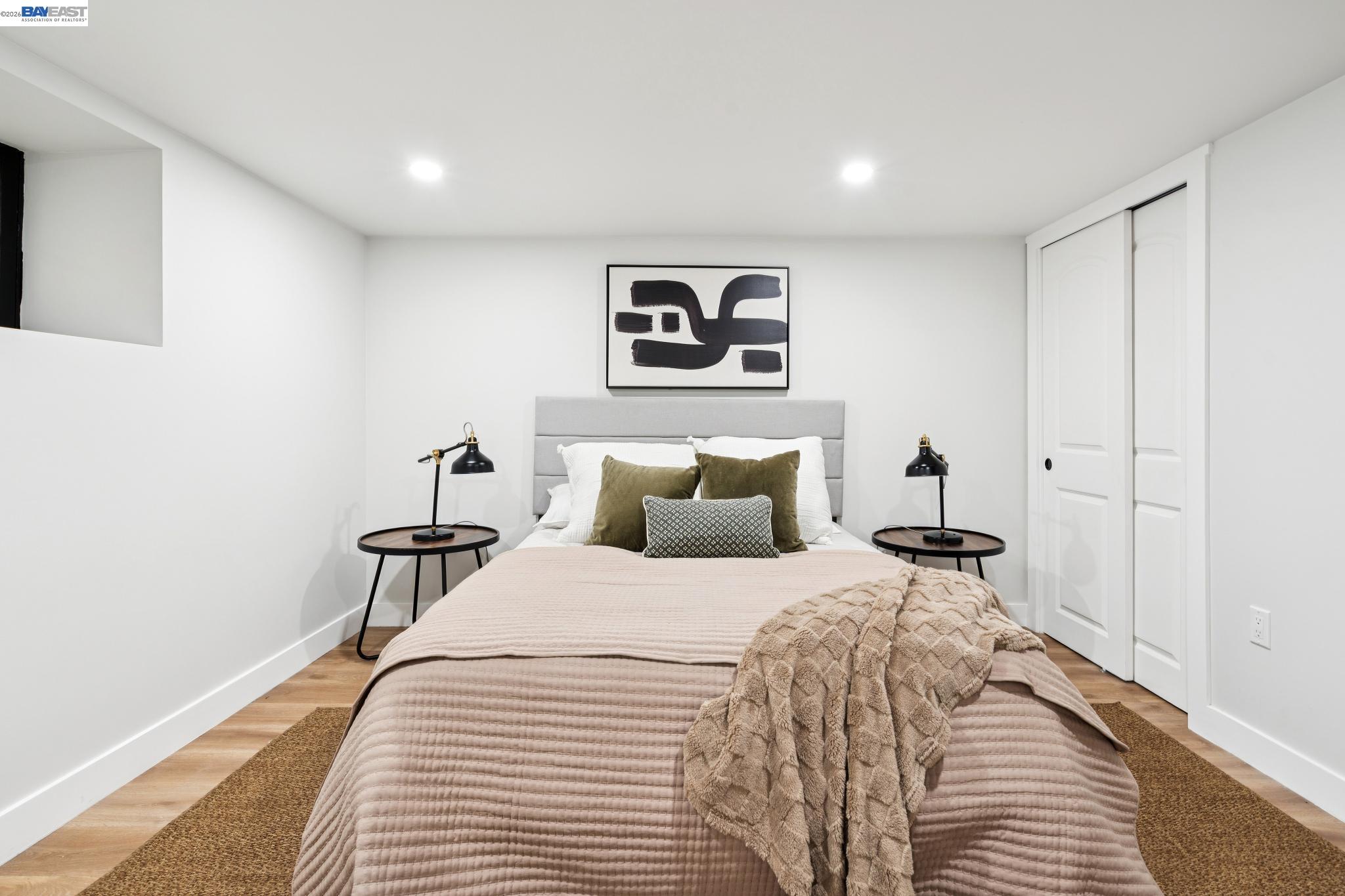 Detail Gallery Image 32 of 45 For 800 Trestle Glen Rd, Oakland,  CA 94610 - 3 Beds | 2/1 Baths