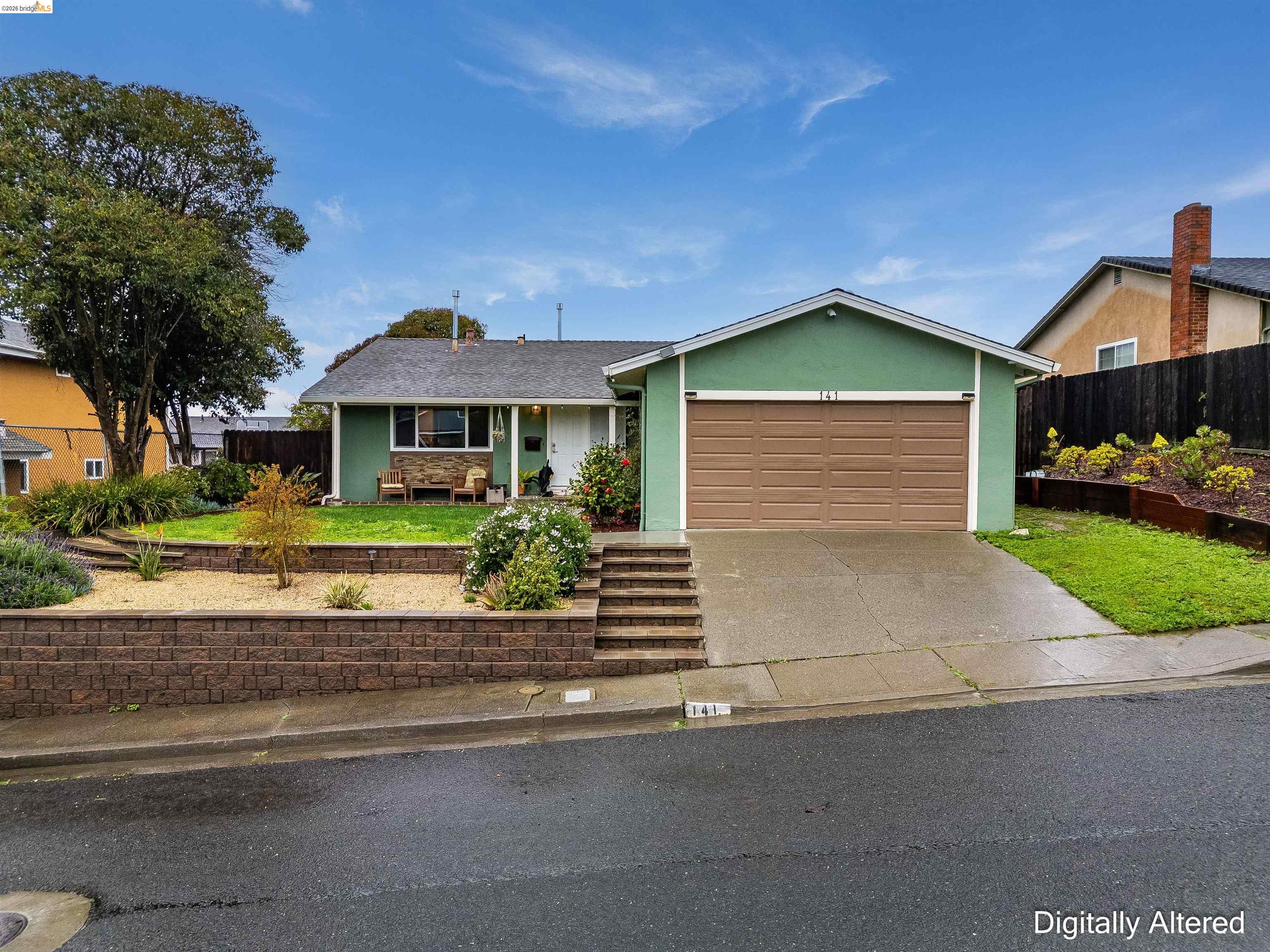 Detail Gallery Image 2 of 34 For 141 Dartmouth Ave, Vallejo,  CA 94589-1710 - 3 Beds | 1 Baths