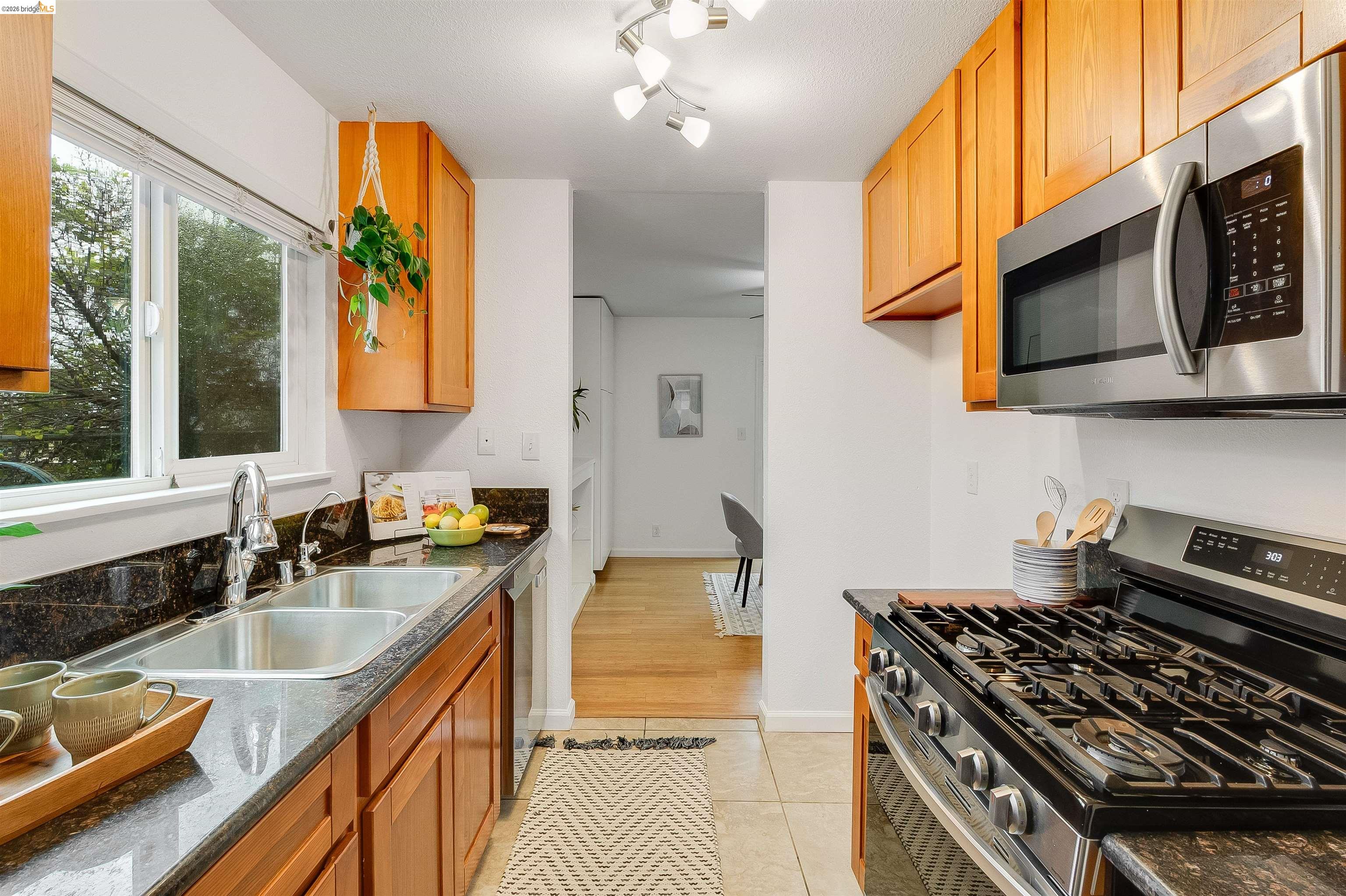 Detail Gallery Image 21 of 34 For 141 Dartmouth Ave, Vallejo,  CA 94589-1710 - 3 Beds | 1 Baths
