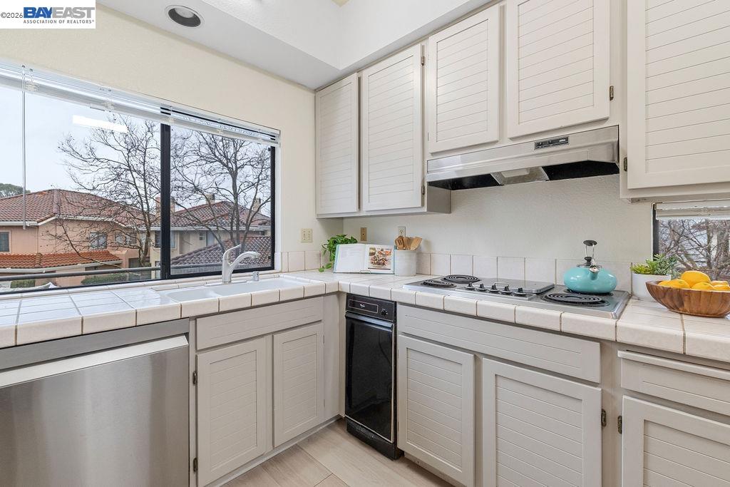 Detail Gallery Image 6 of 26 For 711 Lakemont Pl #4,  San Ramon,  CA 94582 - 3 Beds | 2 Baths