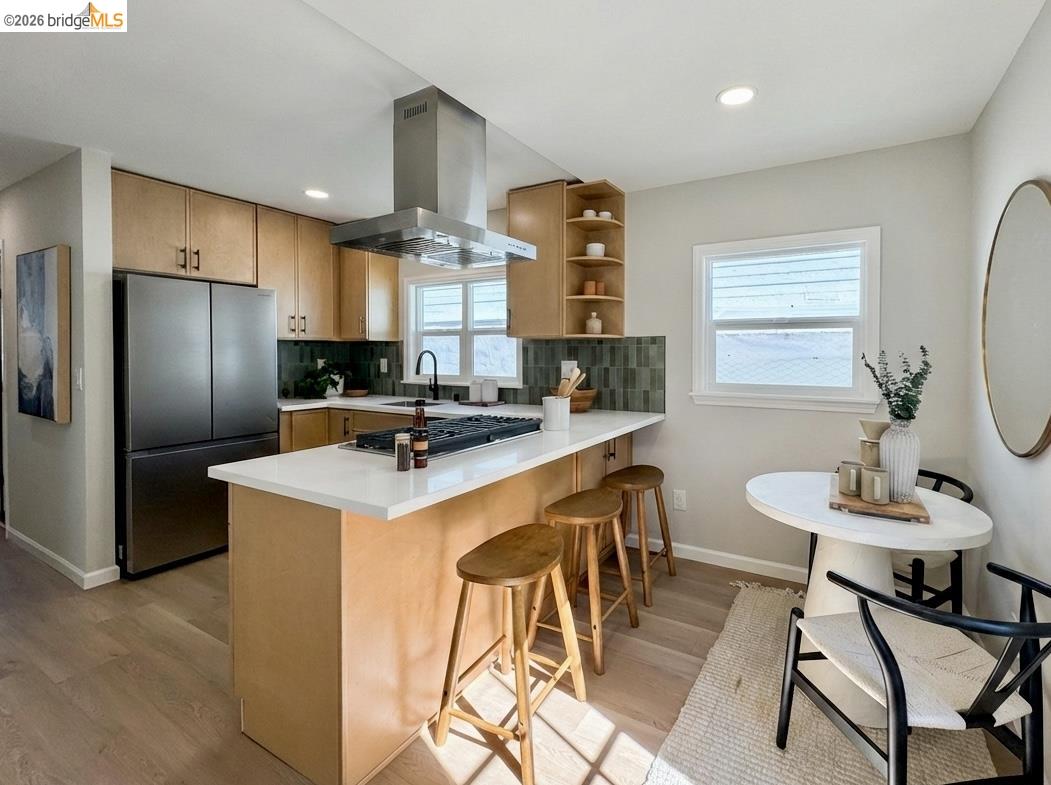 Detail Gallery Image 12 of 29 For 3954 Magee Ave, Oakland,  CA 94619 - 2 Beds | 1 Baths