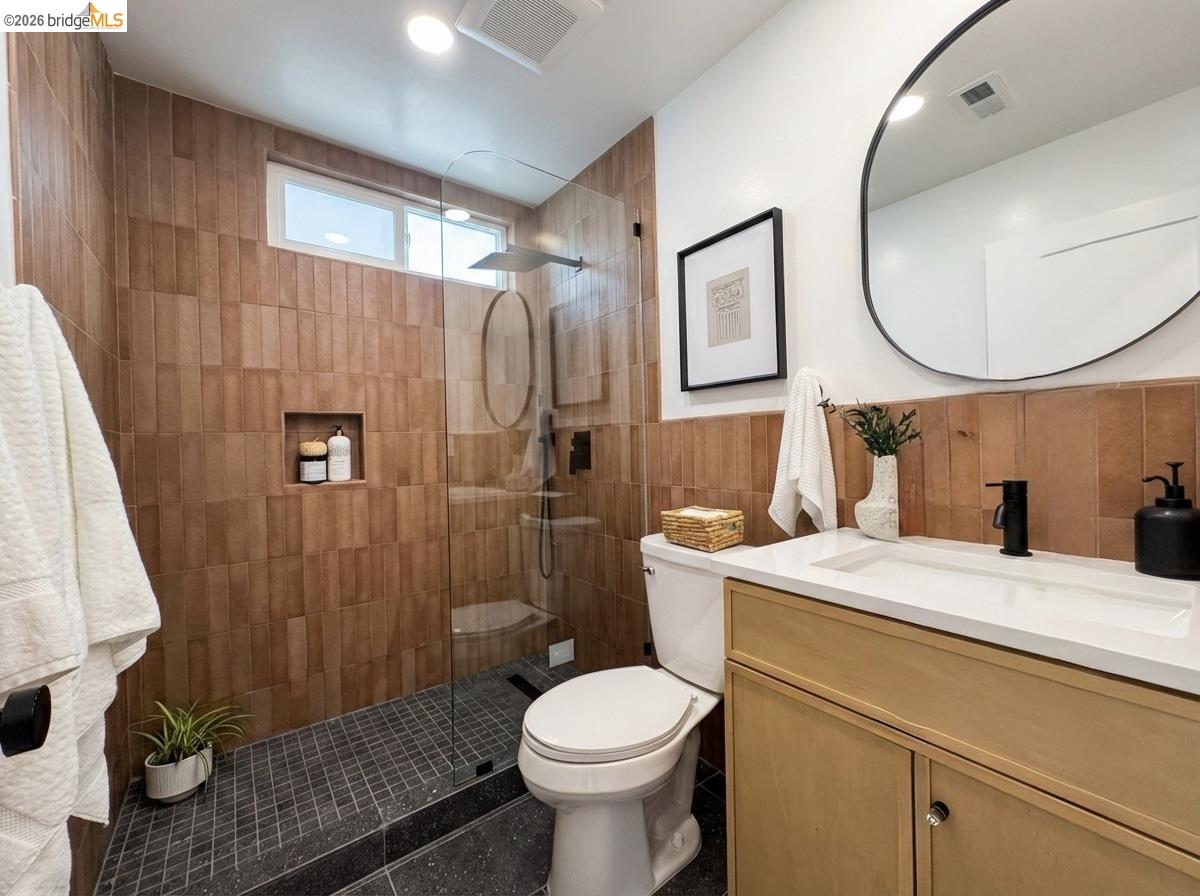 Detail Gallery Image 15 of 29 For 3954 Magee Ave, Oakland,  CA 94619 - 2 Beds | 1 Baths