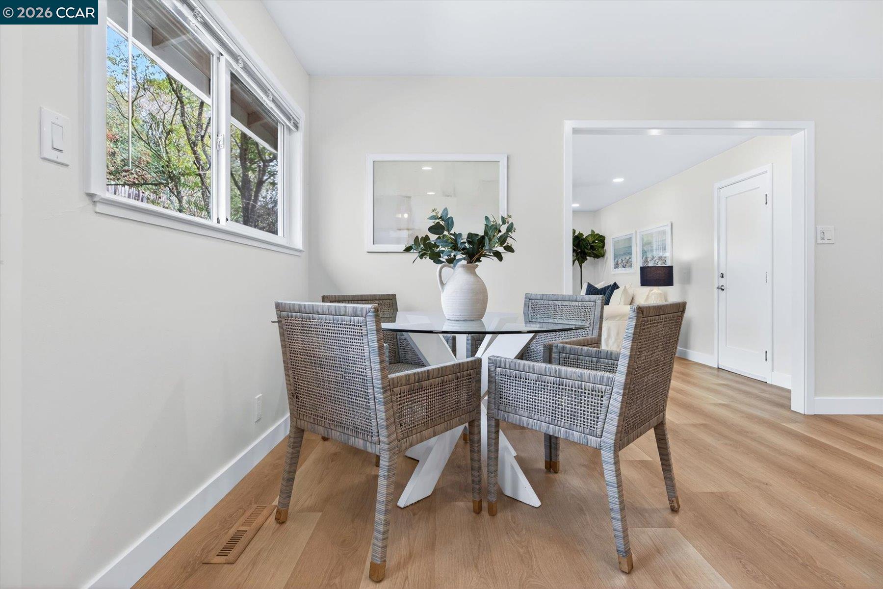 Detail Gallery Image 11 of 22 For 29 Whitehall Drive, Orinda,  CA 94563 - 3 Beds | 2 Baths