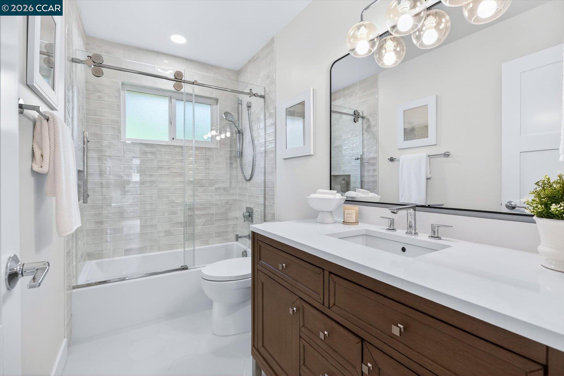 Detail Gallery Image 18 of 22 For 29 Whitehall Drive, Orinda,  CA 94563 - 3 Beds | 2 Baths