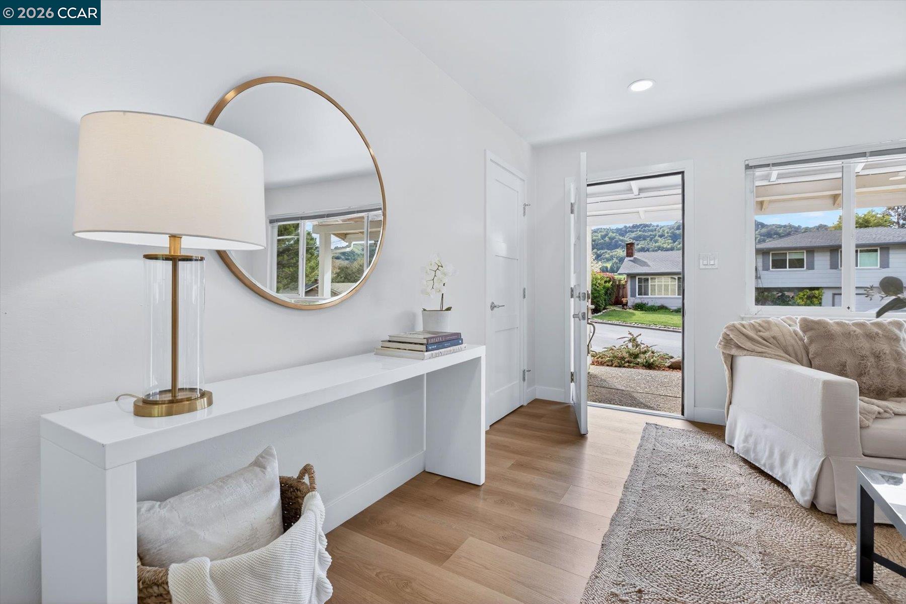 Detail Gallery Image 4 of 22 For 29 Whitehall Drive, Orinda,  CA 94563 - 3 Beds | 2 Baths