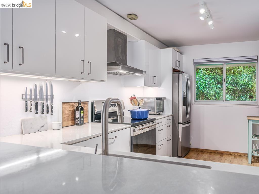 Photo #6: 41124517 Listing: Photo #6