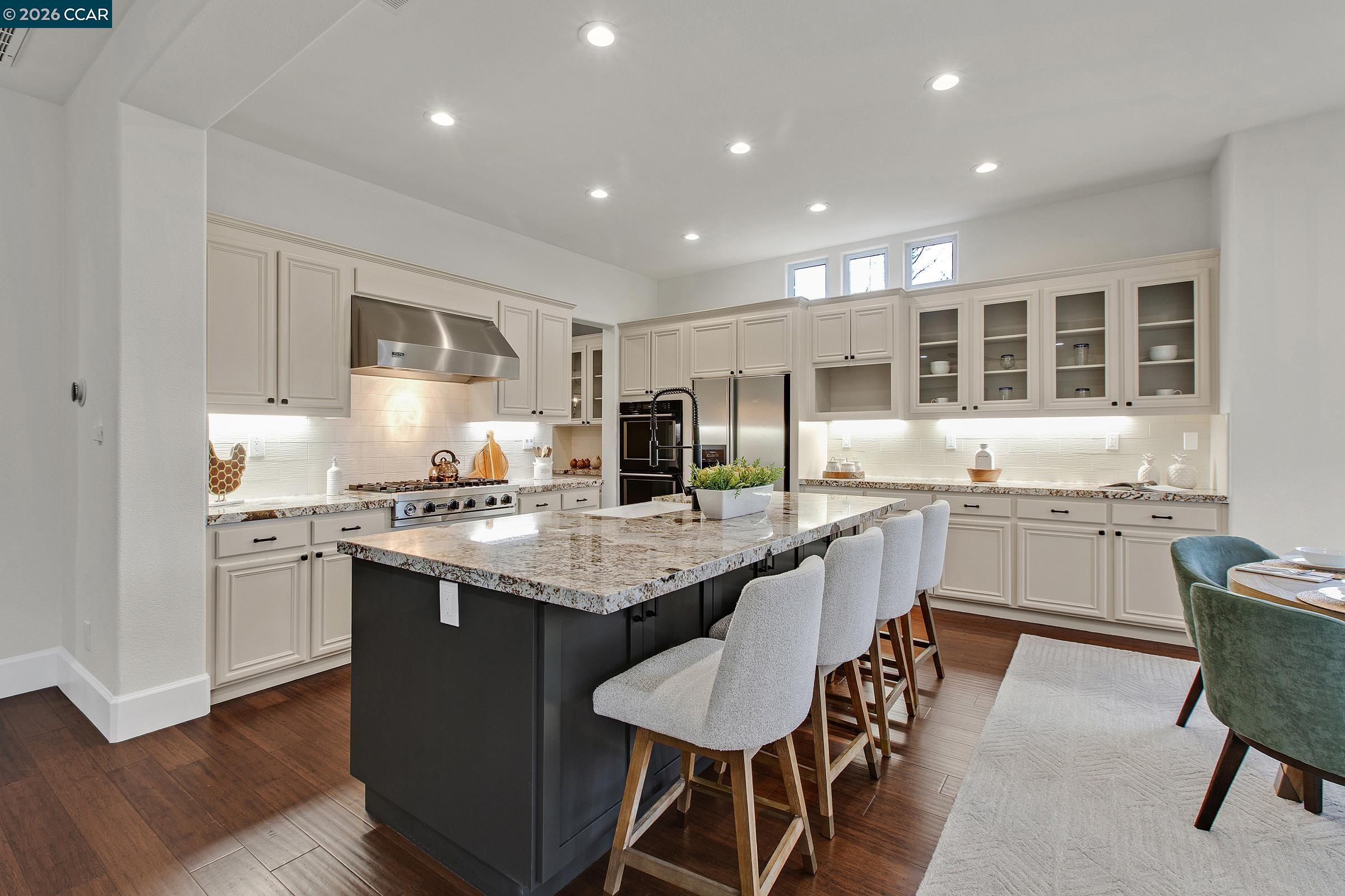 Detail Gallery Image 13 of 48 For 7560 Prestwick Ct, Gilroy,  CA 95020 - 6 Beds | 4/1 Baths