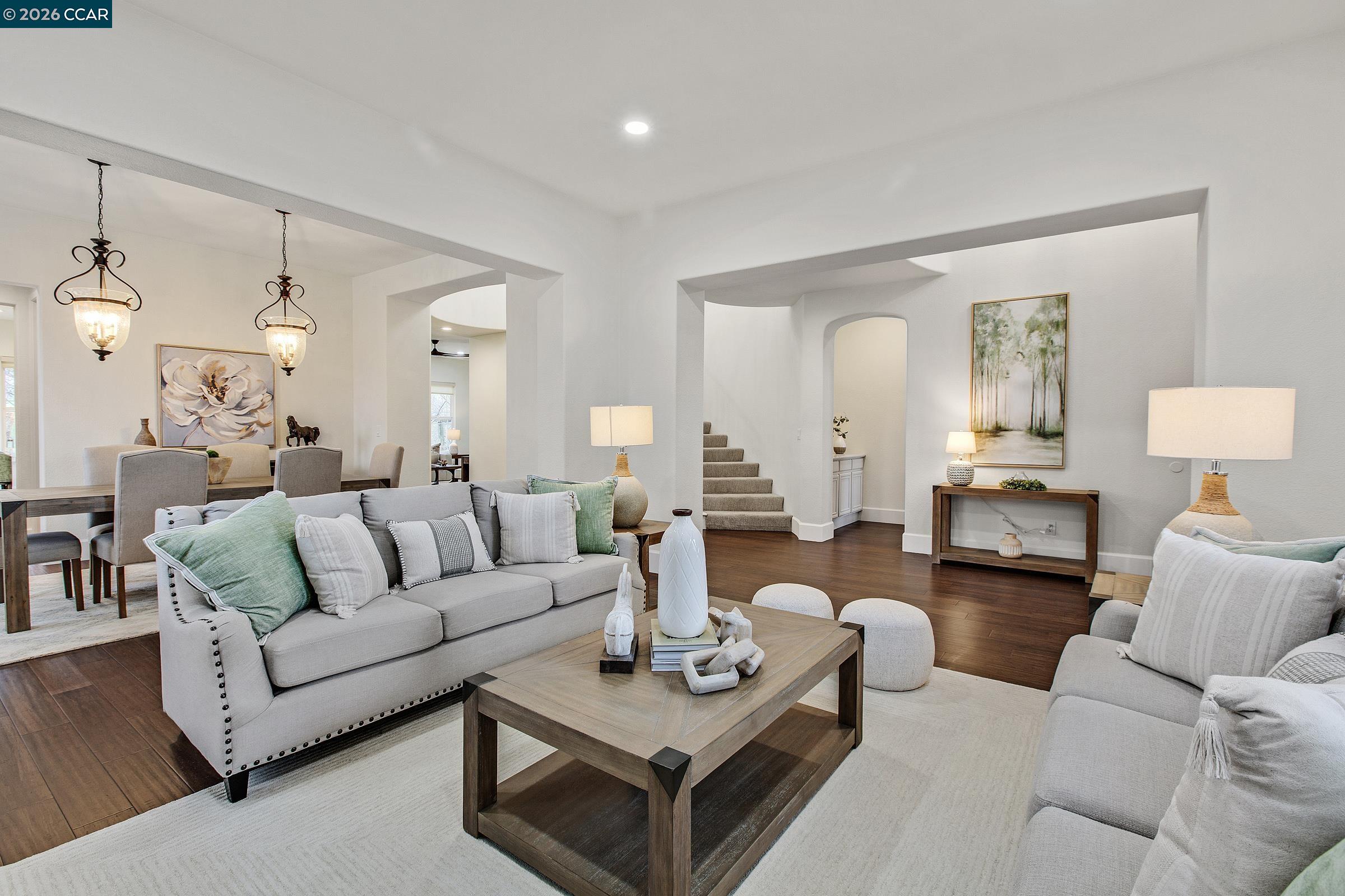 Detail Gallery Image 9 of 48 For 7560 Prestwick Ct, Gilroy,  CA 95020 - 6 Beds | 4/1 Baths