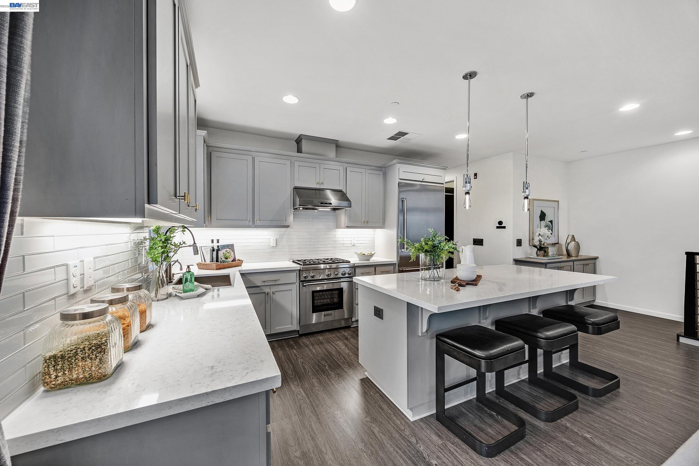 Detail Gallery Image 11 of 57 For 2239 Central Pkwy, Dublin,  CA 94568 - 4 Beds | 4 Baths