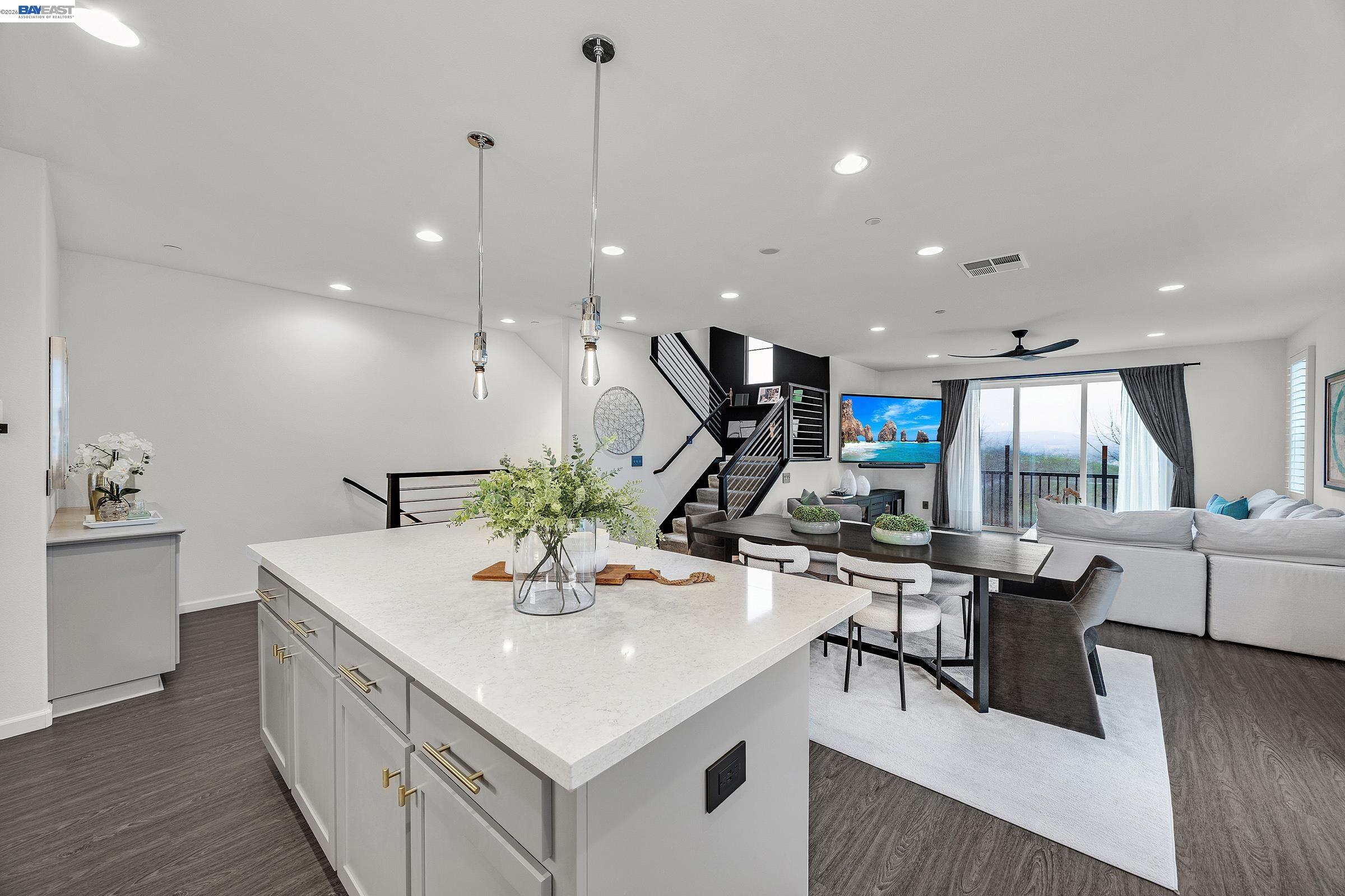 Detail Gallery Image 15 of 57 For 2239 Central Pkwy, Dublin,  CA 94568 - 4 Beds | 4 Baths