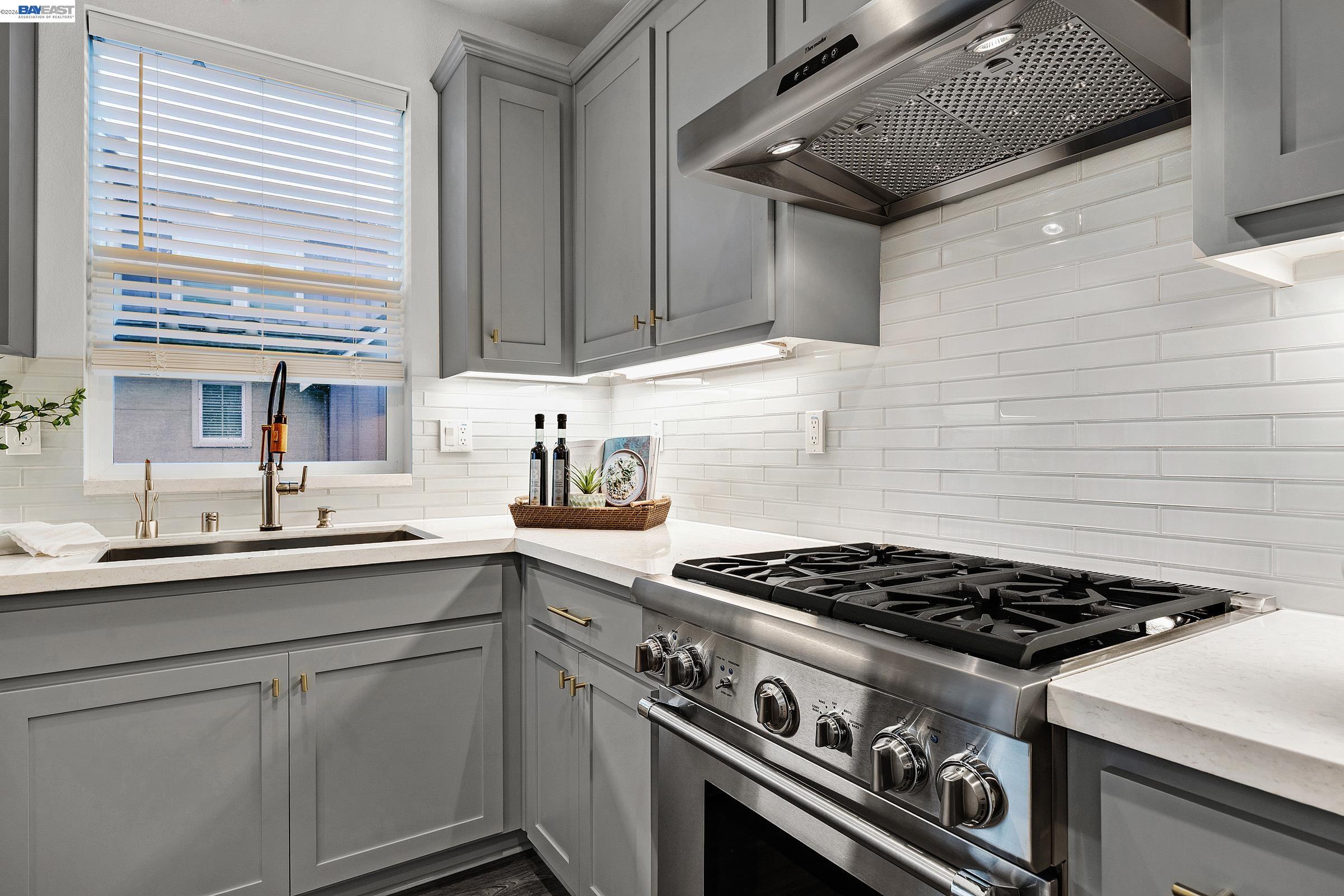 Detail Gallery Image 19 of 57 For 2239 Central Pkwy, Dublin,  CA 94568 - 4 Beds | 4 Baths