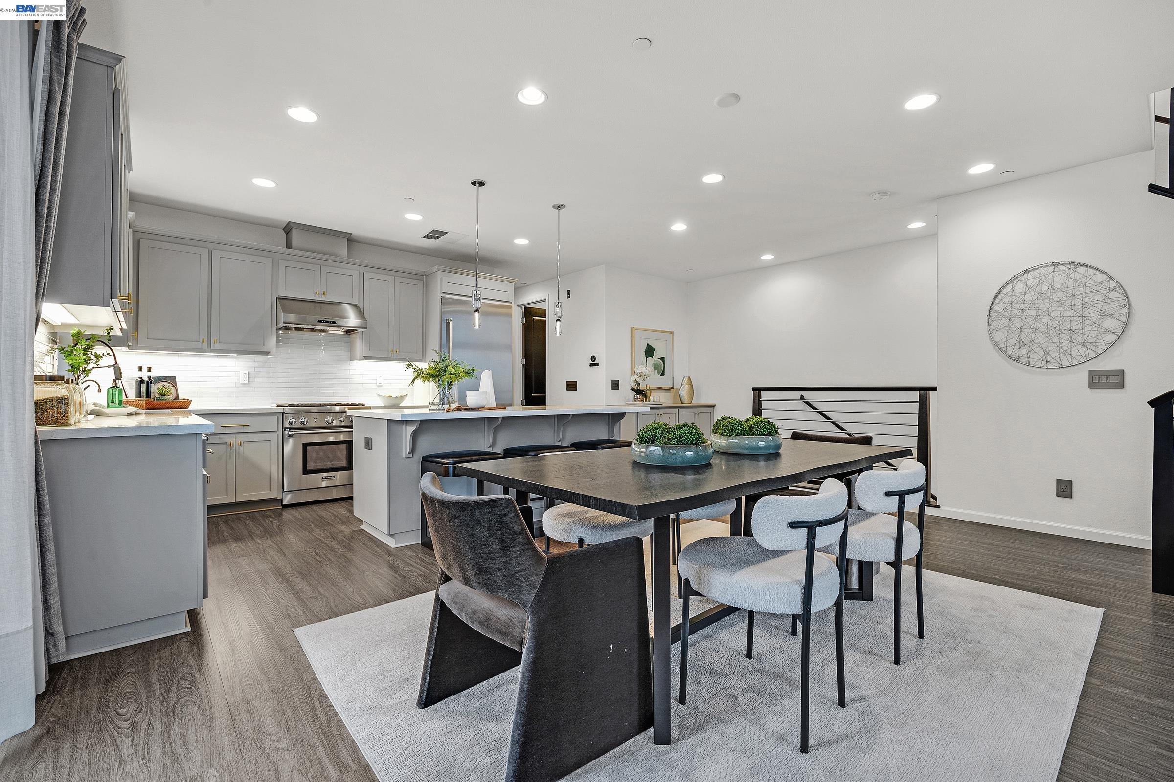 Detail Gallery Image 8 of 57 For 2239 Central Pkwy, Dublin,  CA 94568 - 4 Beds | 4 Baths