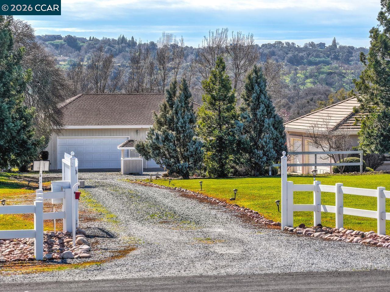 Detail Gallery Image 5 of 60 For 5475 Ferseyna Way, Valley Springs,  CA 95252 - 3 Beds | 2 Baths