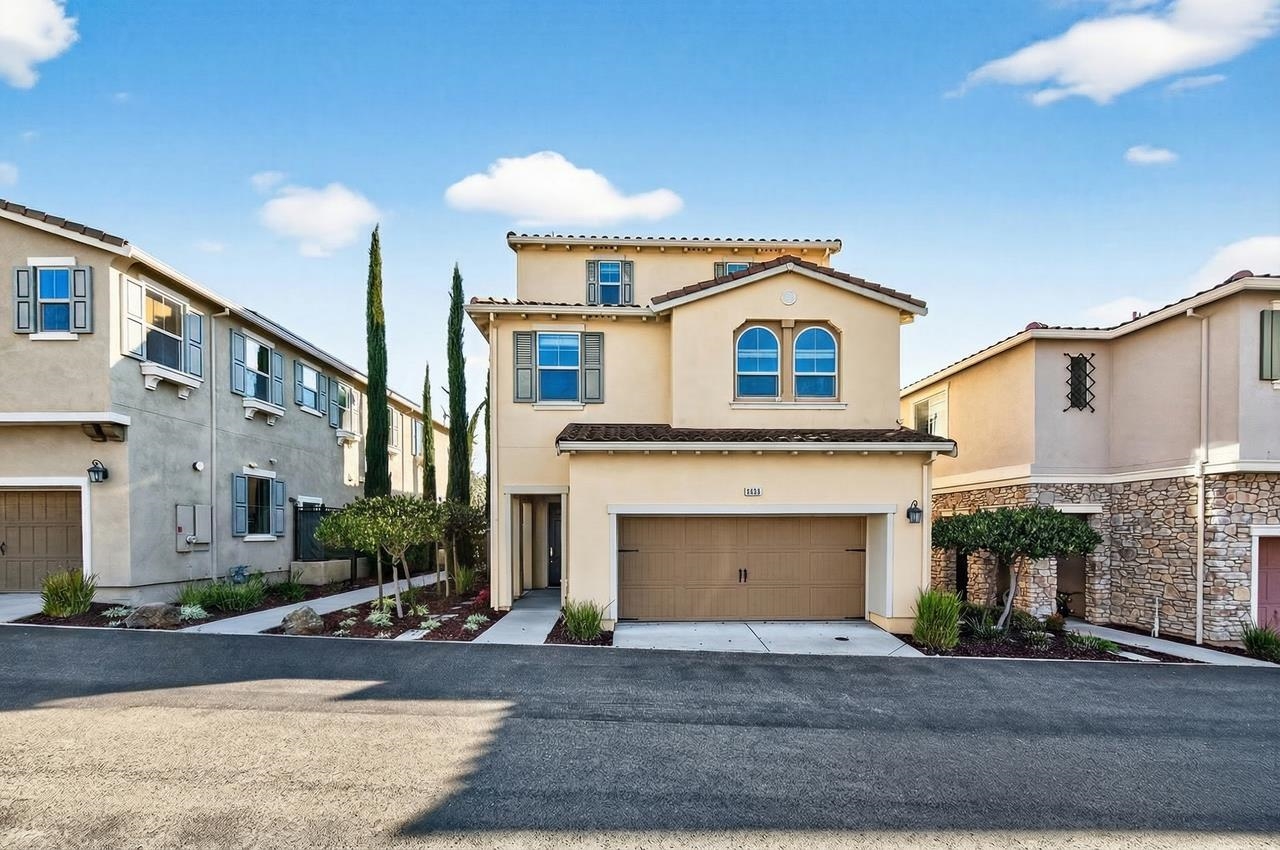 Detail Gallery Image 2 of 39 For 4433 Cherico Ln, Dublin,  CA 94568 - 4 Beds | 3/2 Baths