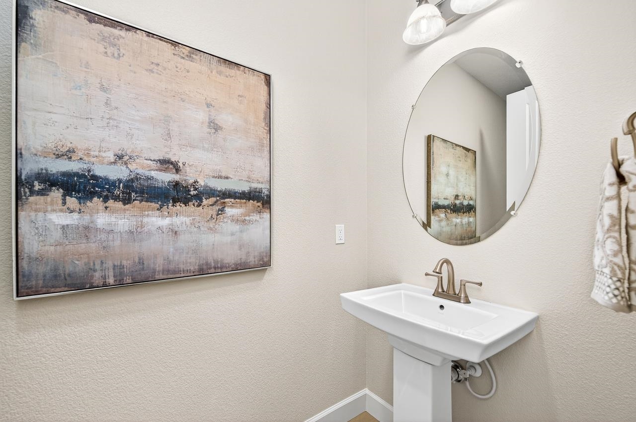 Detail Gallery Image 13 of 39 For 4433 Cherico Ln, Dublin,  CA 94568 - 4 Beds | 3/2 Baths