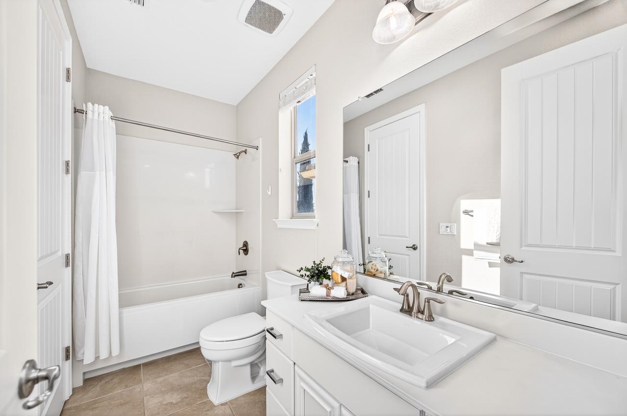 Detail Gallery Image 18 of 39 For 4433 Cherico Ln, Dublin,  CA 94568 - 4 Beds | 3/2 Baths