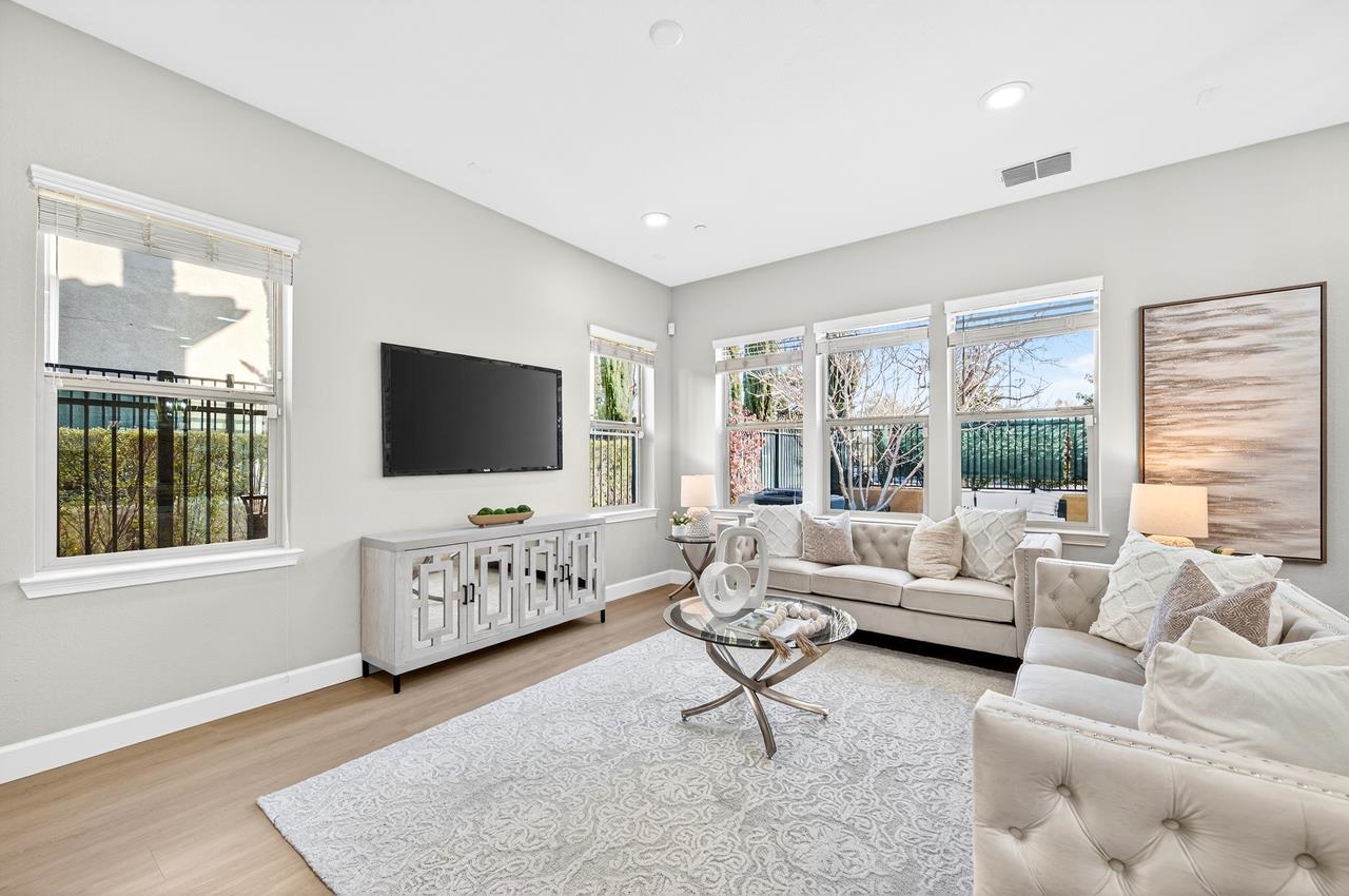 Detail Gallery Image 10 of 39 For 4433 Cherico Ln, Dublin,  CA 94568 - 4 Beds | 3/2 Baths