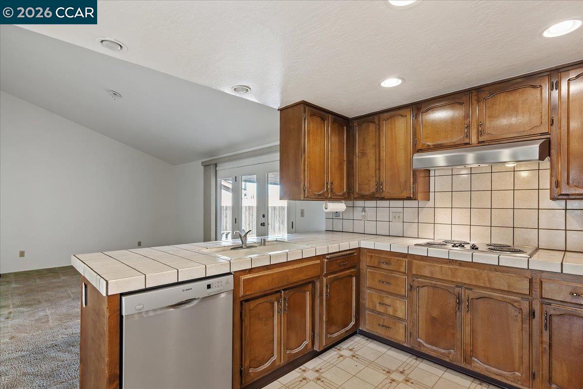 Detail Gallery Image 12 of 26 For 1705 Bermuda Way, Antioch,  CA 94509 - 4 Beds | 2 Baths