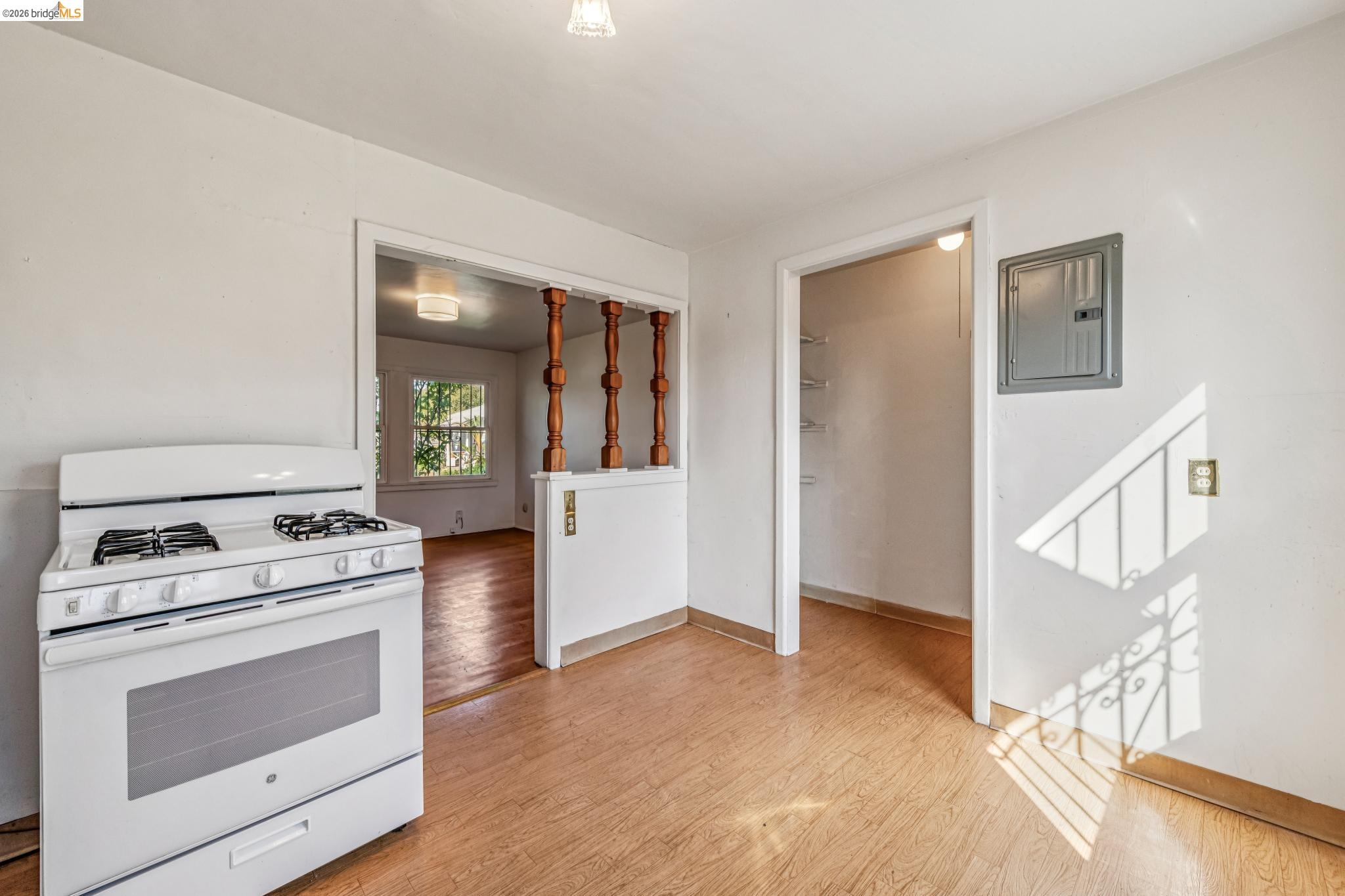 Detail Gallery Image 7 of 29 For 130 Garrard, Richmond,  CA 94801 - 2 Beds | 1 Baths