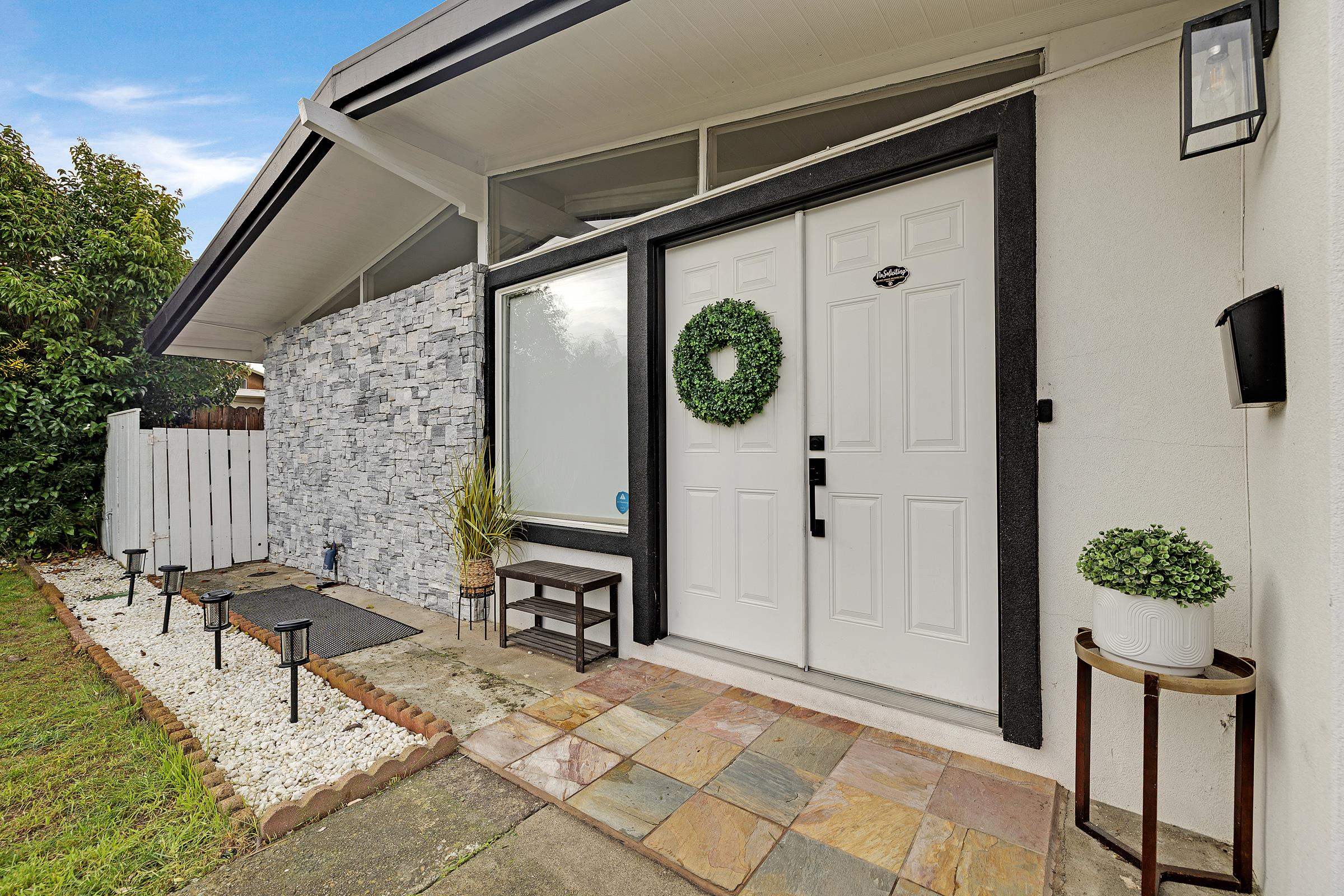 Detail Gallery Image 2 of 27 For 27831 Miami Ave, Hayward,  CA 94545 - 3 Beds | 2 Baths