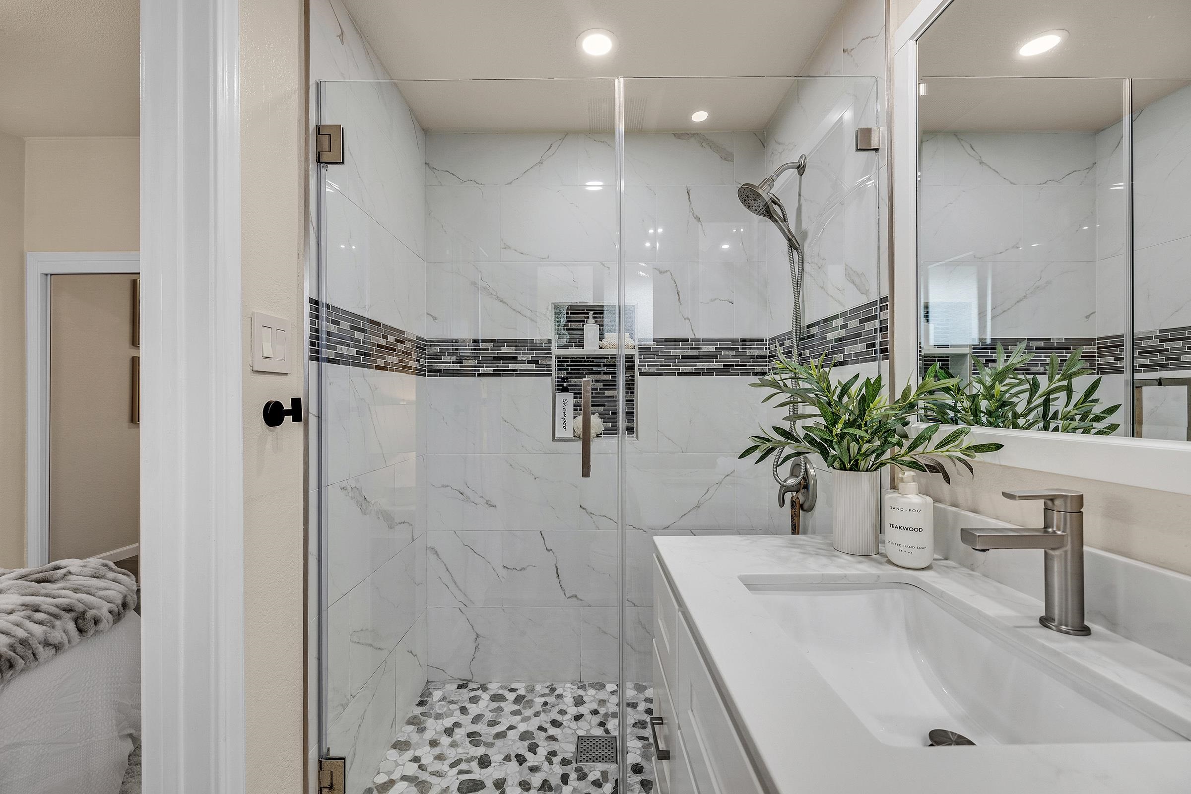 Detail Gallery Image 15 of 27 For 27831 Miami Ave, Hayward,  CA 94545 - 3 Beds | 2 Baths