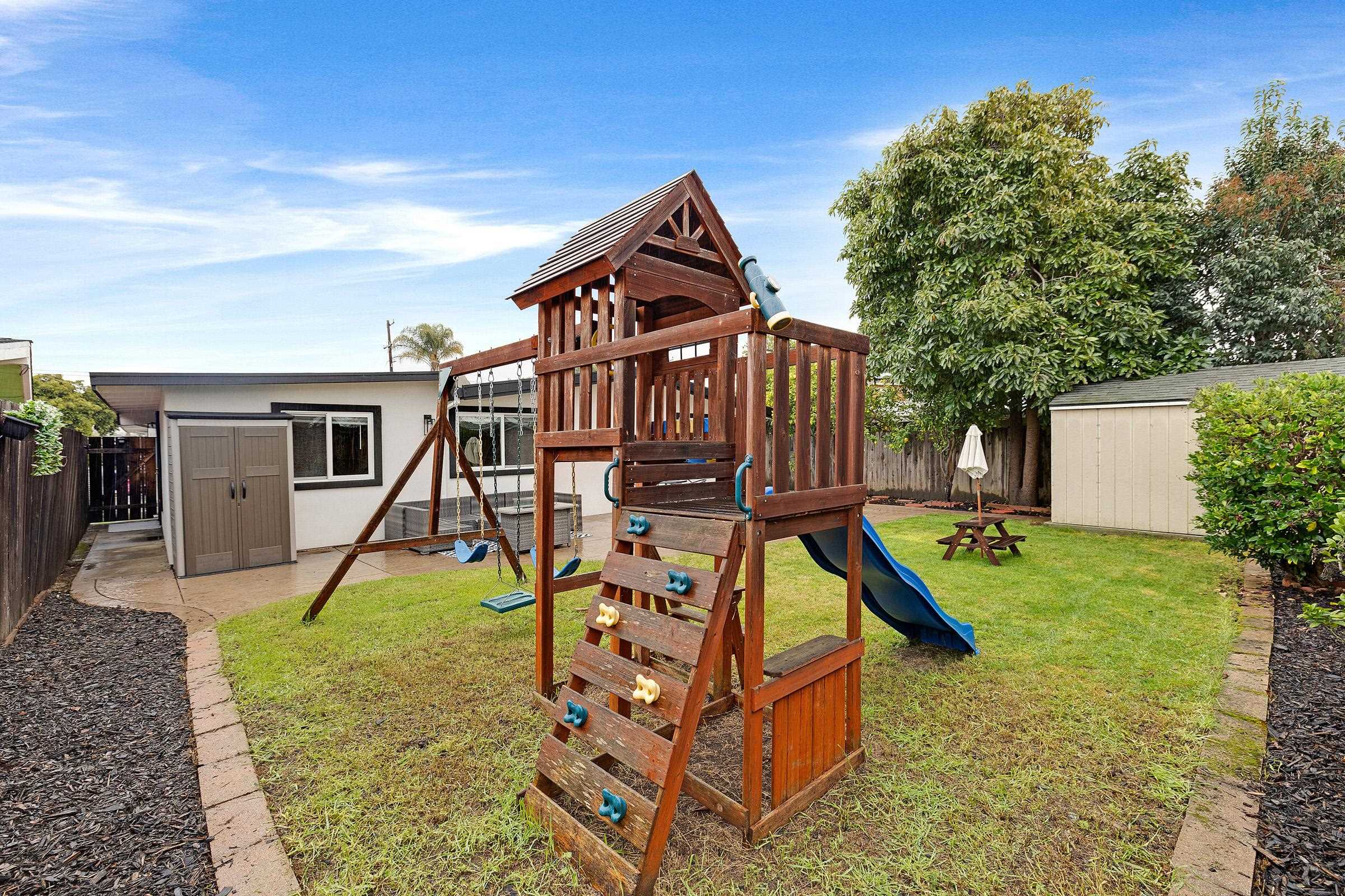 Detail Gallery Image 23 of 27 For 27831 Miami Ave, Hayward,  CA 94545 - 3 Beds | 2 Baths