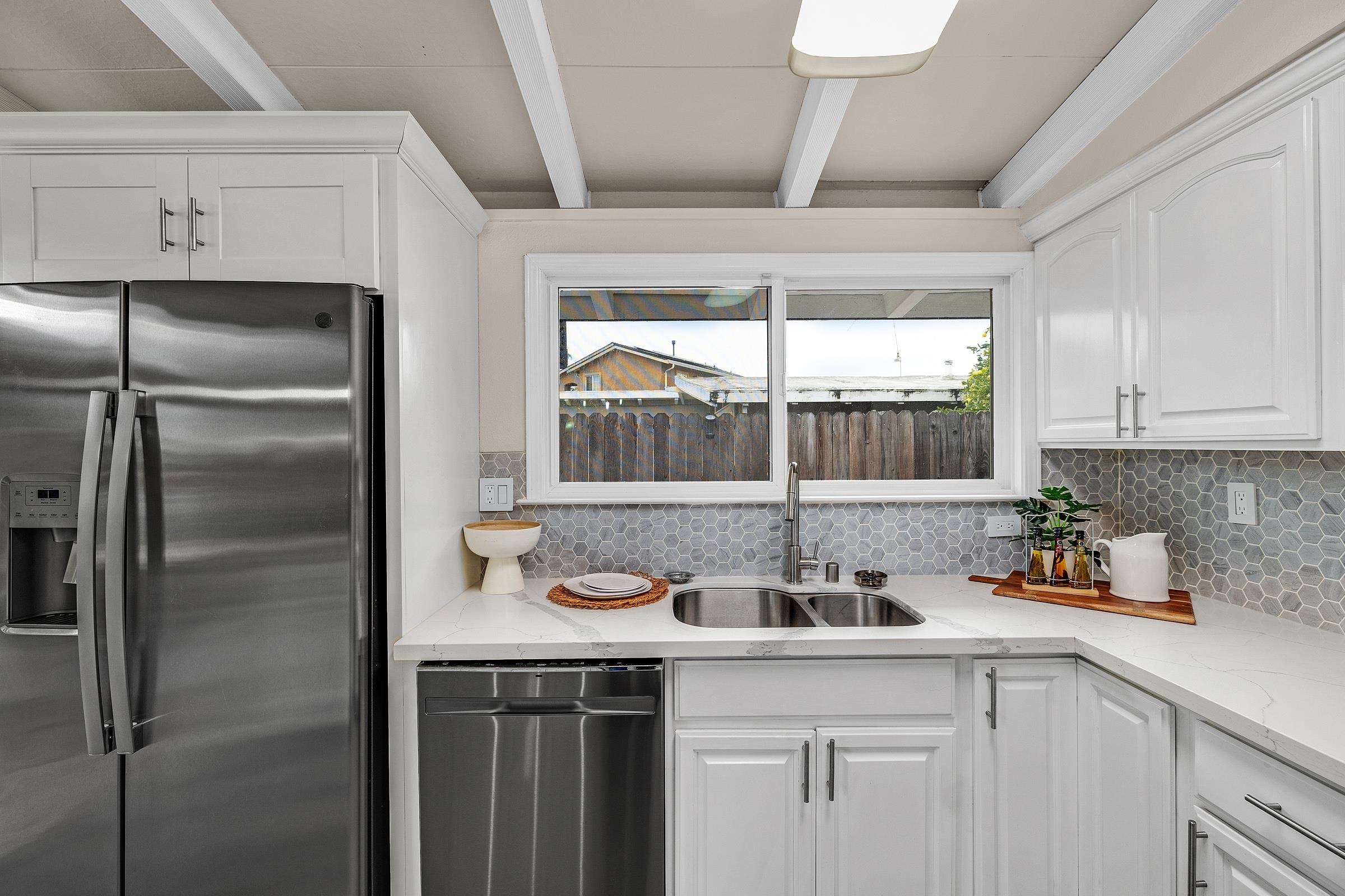 Detail Gallery Image 10 of 27 For 27831 Miami Ave, Hayward,  CA 94545 - 3 Beds | 2 Baths