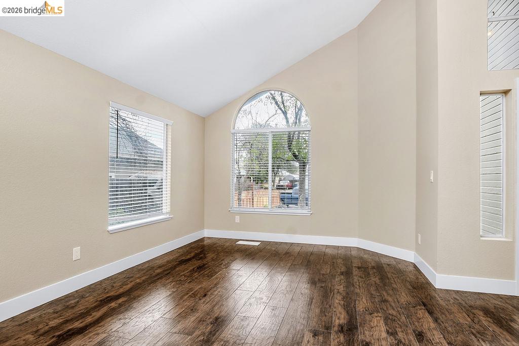 Detail Gallery Image 8 of 39 For 5041 Claremont Ct, Oakley,  CA 94561 - 4 Beds | 2/1 Baths