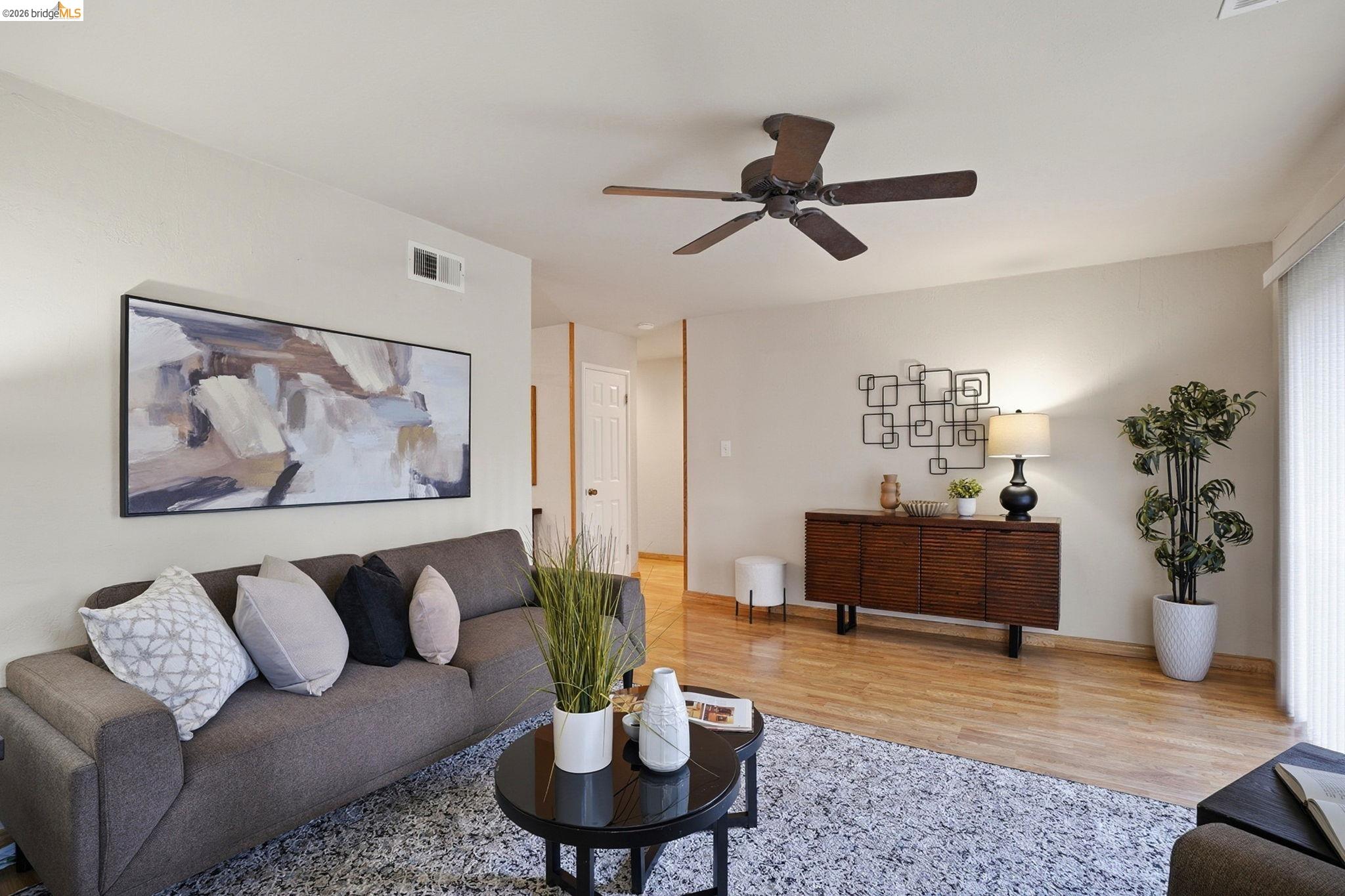 Front Image Thumbnail for EB41124531