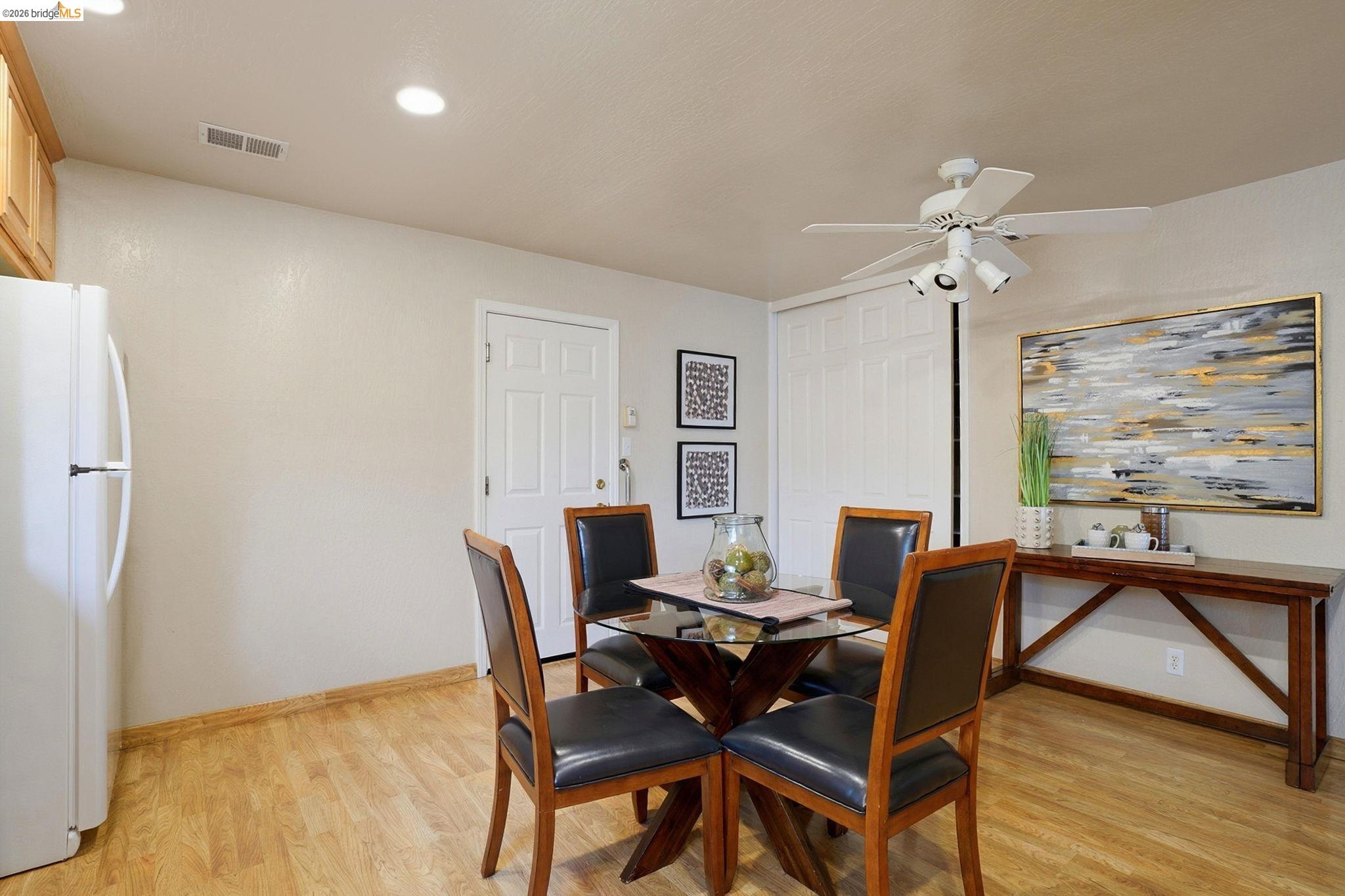 Detail Gallery Image 13 of 35 For 2758 Wexford Dr, Concord,  CA 94519 - 4 Beds | 2 Baths