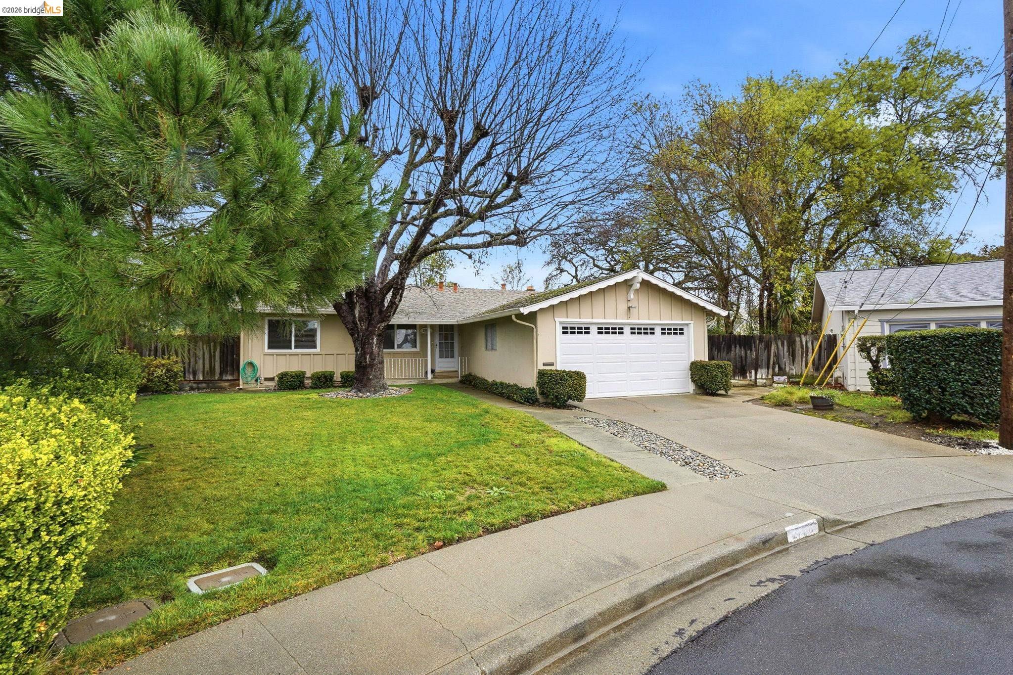 Detail Gallery Image 4 of 35 For 2758 Wexford Dr, Concord,  CA 94519 - 4 Beds | 2 Baths