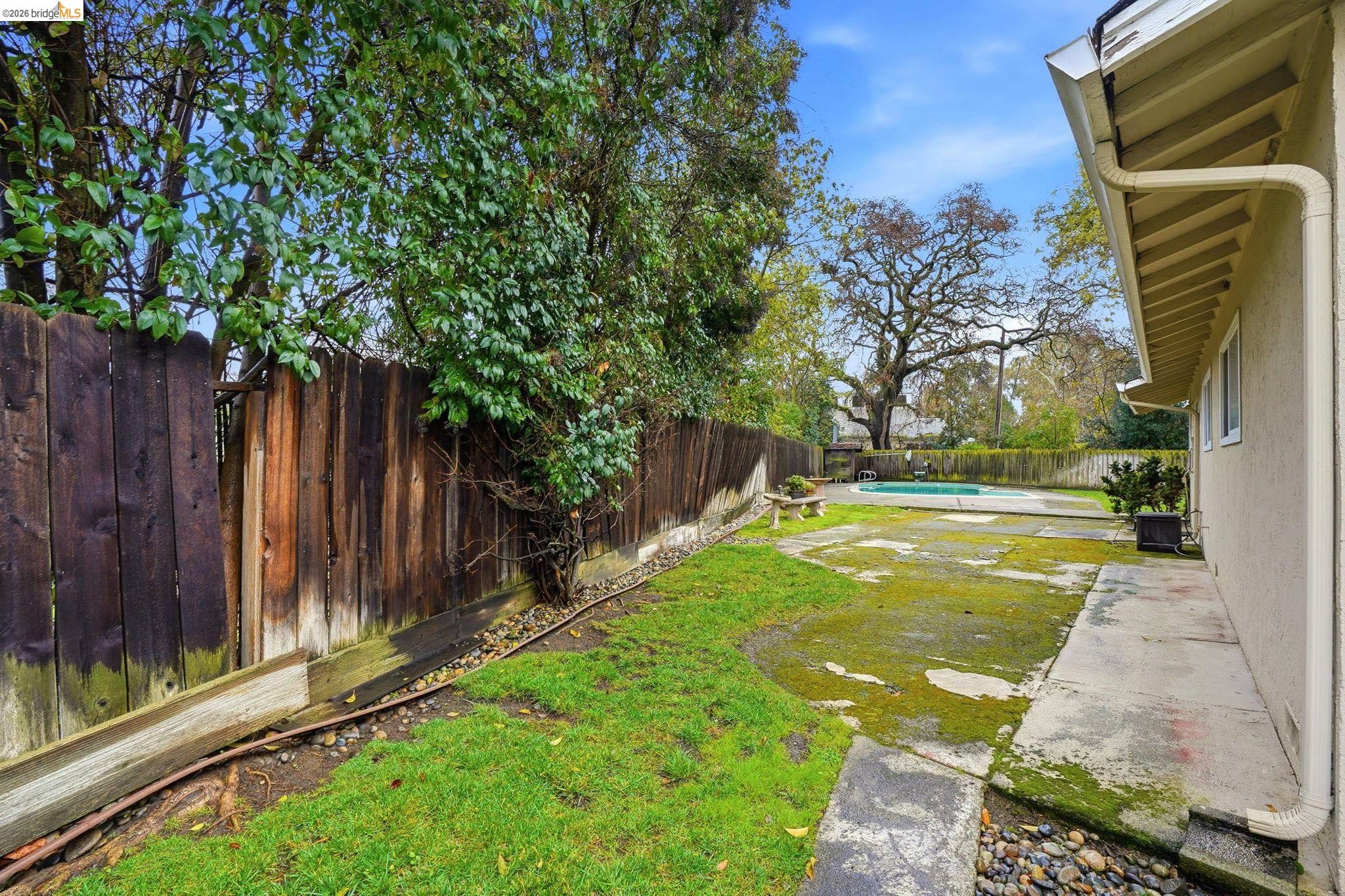 Detail Gallery Image 31 of 35 For 2758 Wexford Dr, Concord,  CA 94519 - 4 Beds | 2 Baths