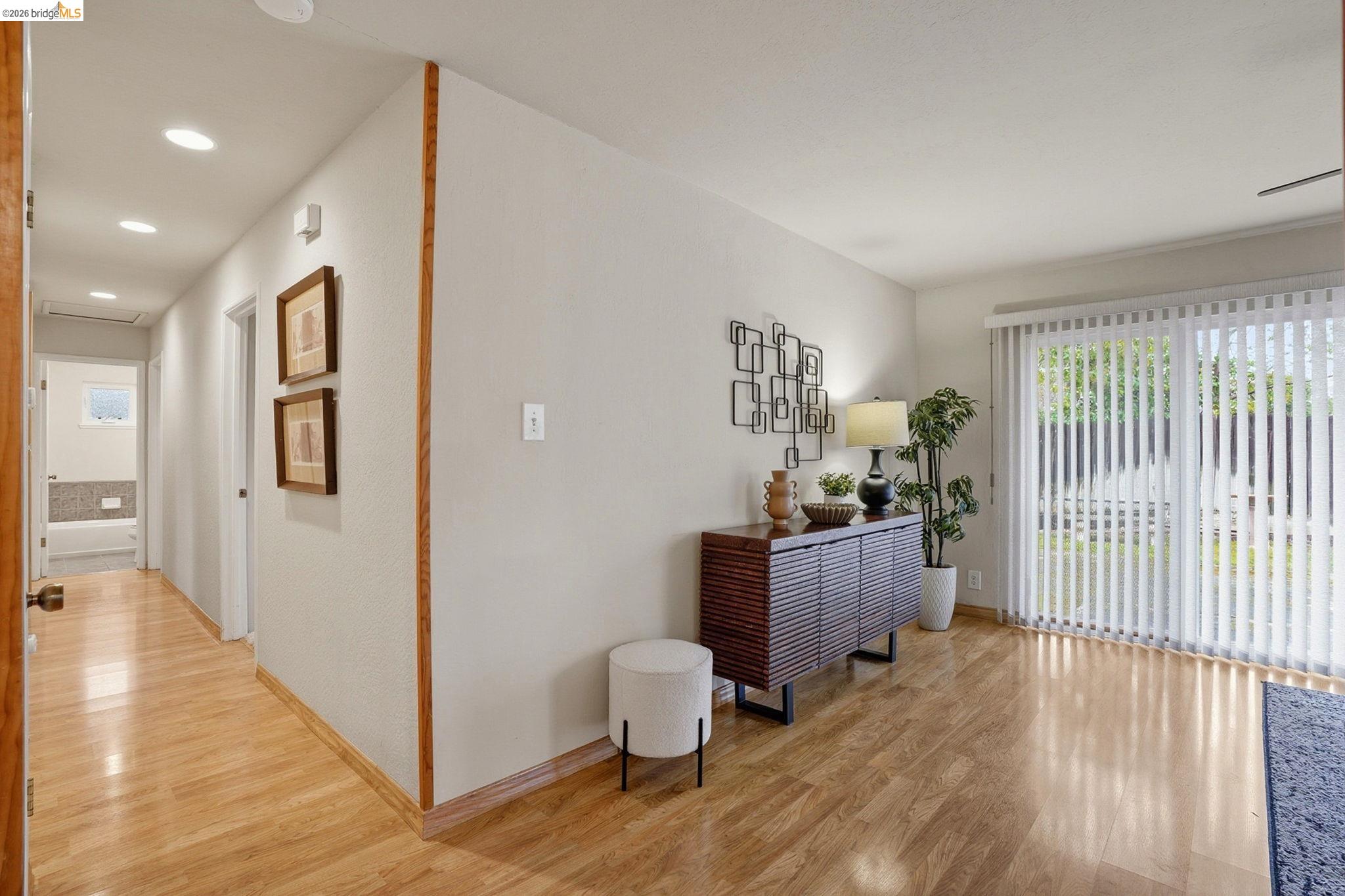 Detail Gallery Image 7 of 35 For 2758 Wexford Dr, Concord,  CA 94519 - 4 Beds | 2 Baths