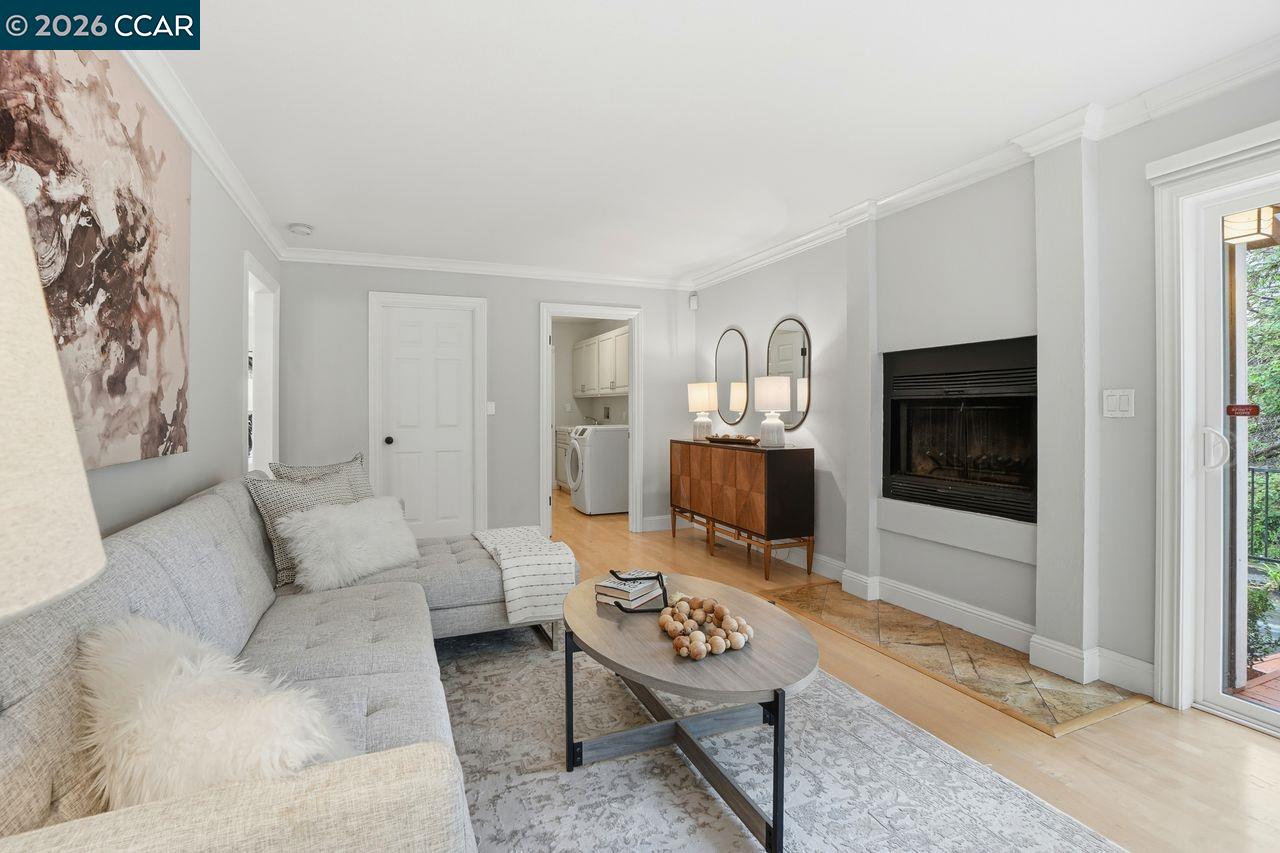 Detail Gallery Image 11 of 60 For 1903 via Ferrari, Lafayette,  CA 94549 - 4 Beds | 2/1 Baths