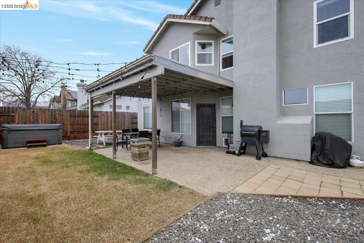 Detail Gallery Image 11 of 58 For 385 Farmington Cir, Roseville,  CA 95678 - 4 Beds | 2/1 Baths