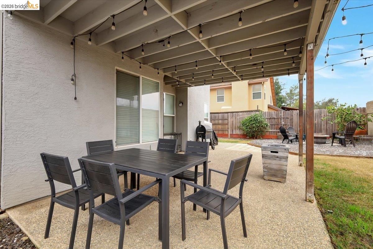 Detail Gallery Image 14 of 58 For 385 Farmington Cir, Roseville,  CA 95678 - 4 Beds | 2/1 Baths