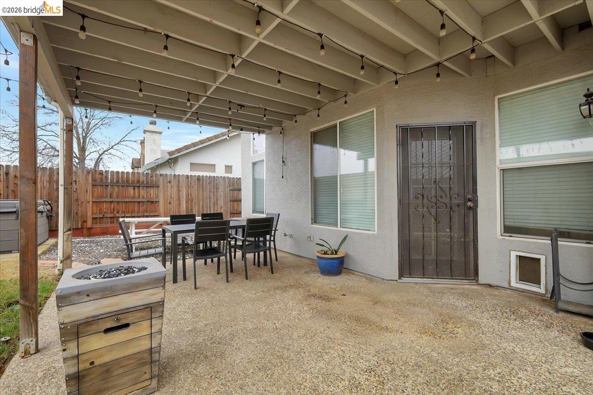 Detail Gallery Image 15 of 58 For 385 Farmington Cir, Roseville,  CA 95678 - 4 Beds | 2/1 Baths