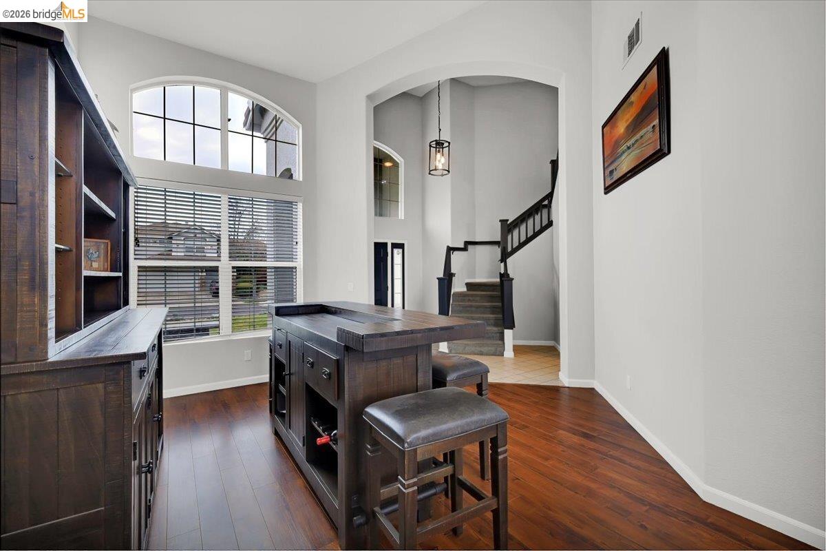 Detail Gallery Image 19 of 58 For 385 Farmington Cir, Roseville,  CA 95678 - 4 Beds | 2/1 Baths